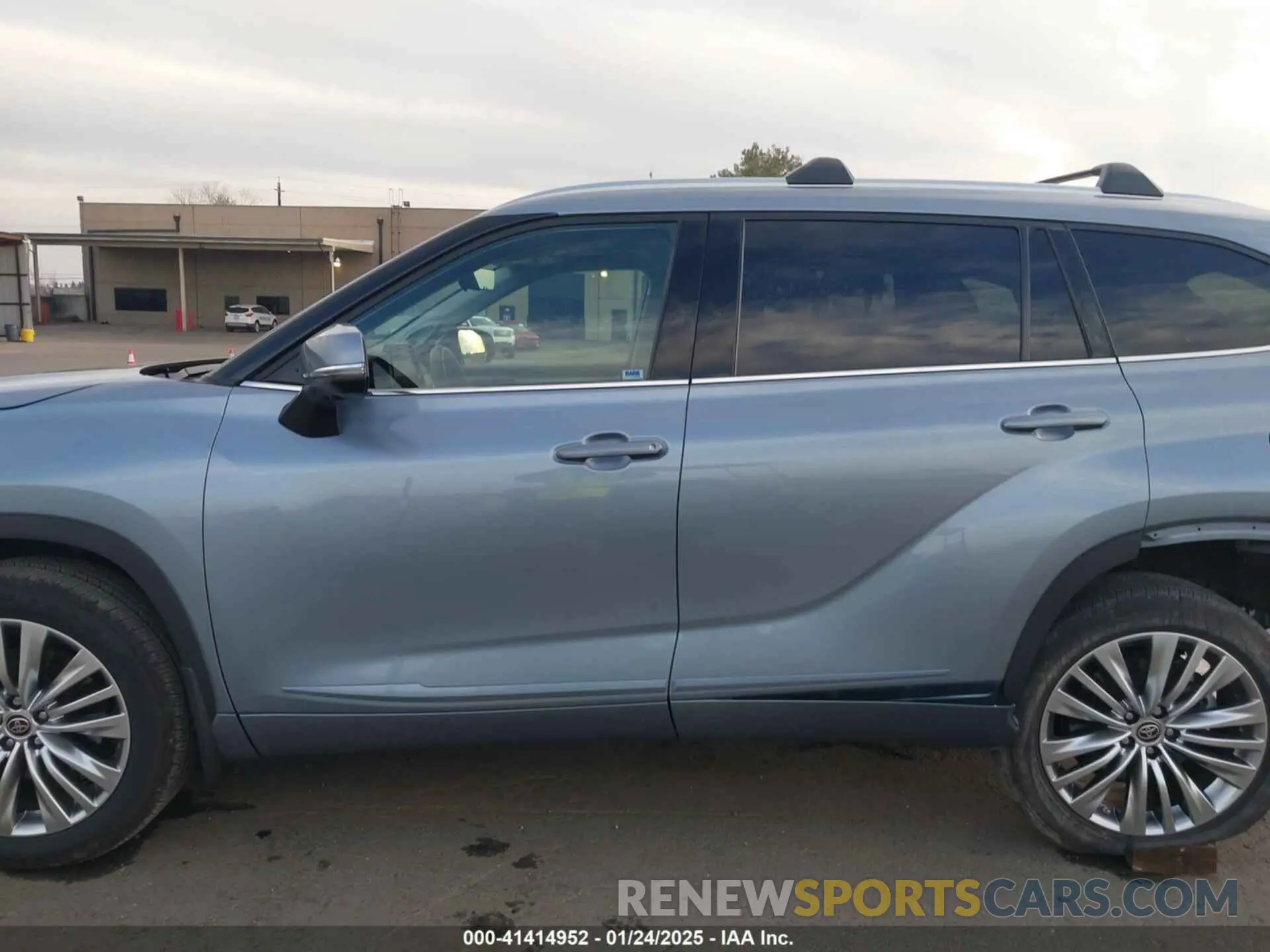 14 fotografías del automóvil dañado 5TDKDRBH6PS040174 TOYOTA HIGHLANDER 2023