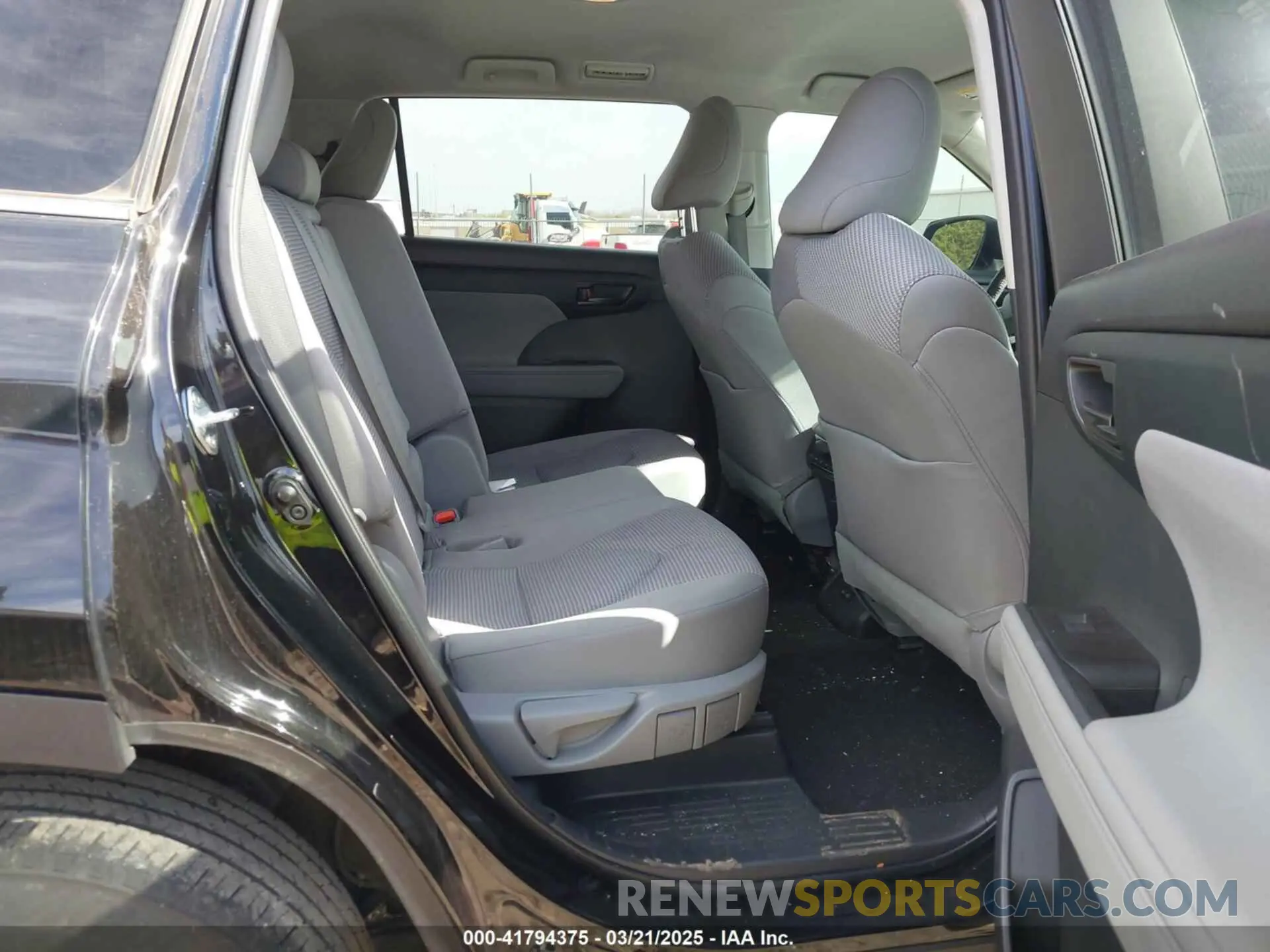 8 fotografías del automóvil dañado 5TDKDRBH8PS039060 TOYOTA HIGHLANDER 2023