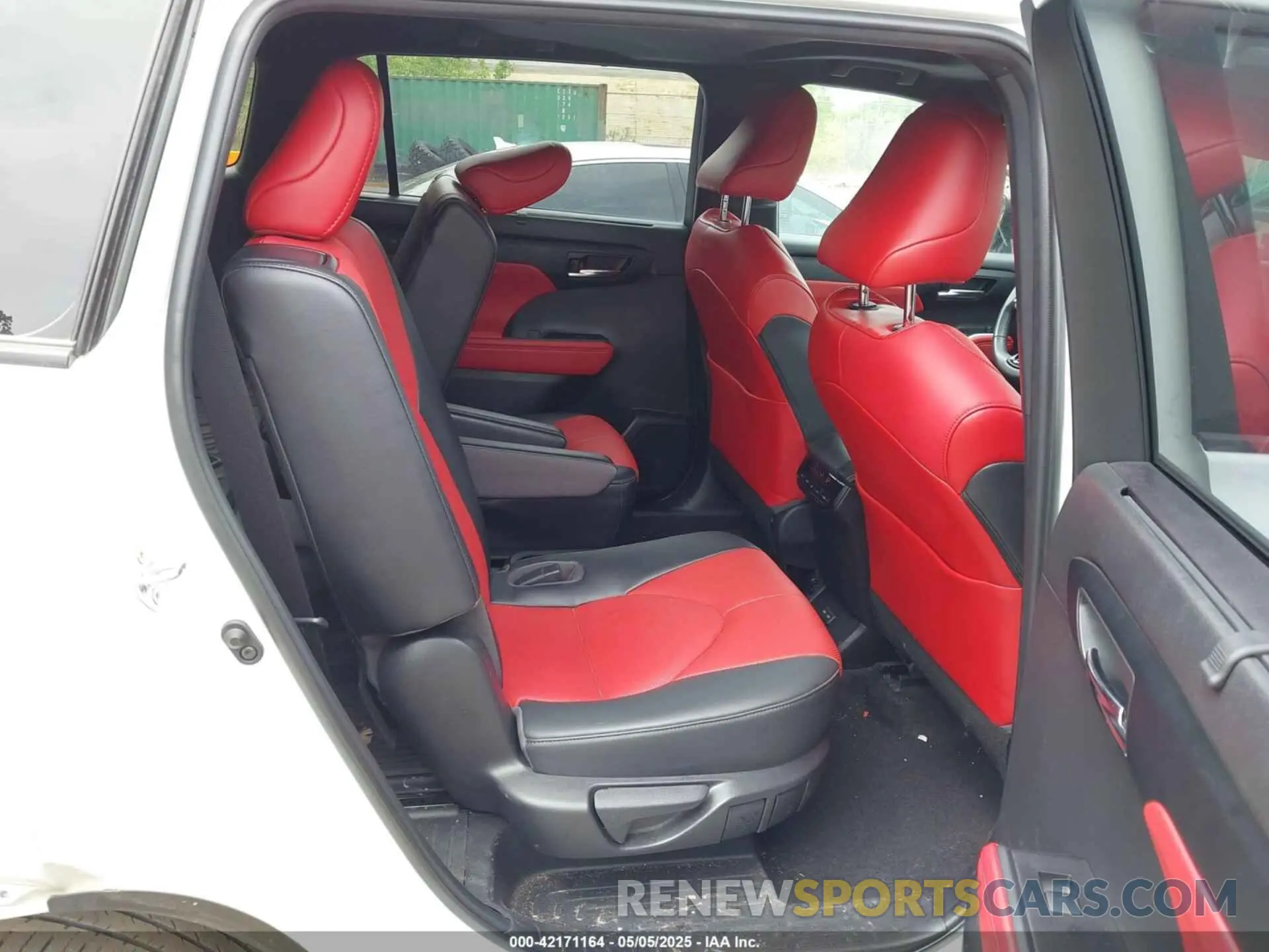 8 fotografías del automóvil dañado 5TDKDRBH9PS014622 TOYOTA HIGHLANDER 2023