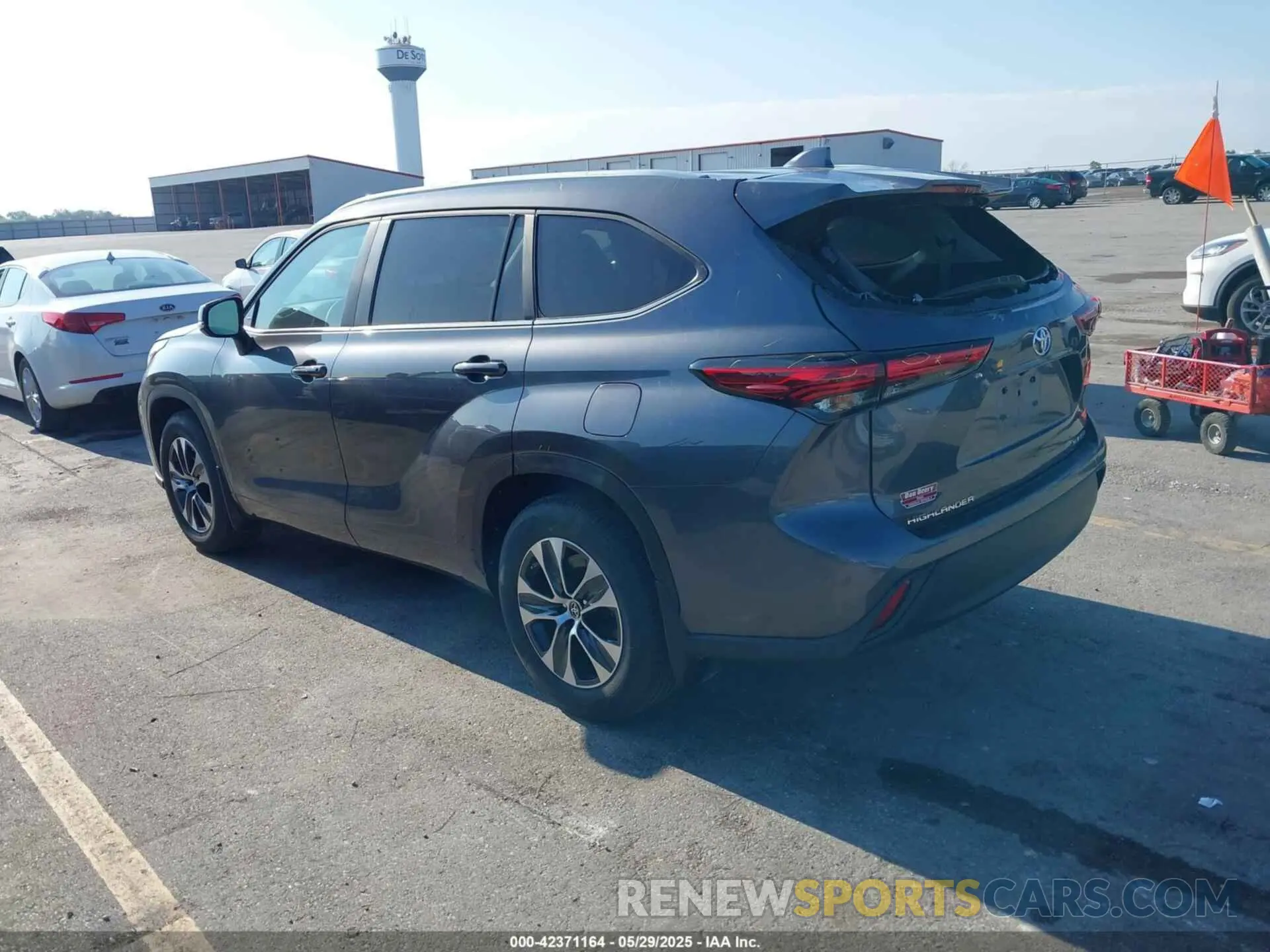 3 fotografías del automóvil dañado 5TDKDRBH9PS043442 TOYOTA HIGHLANDER 2023