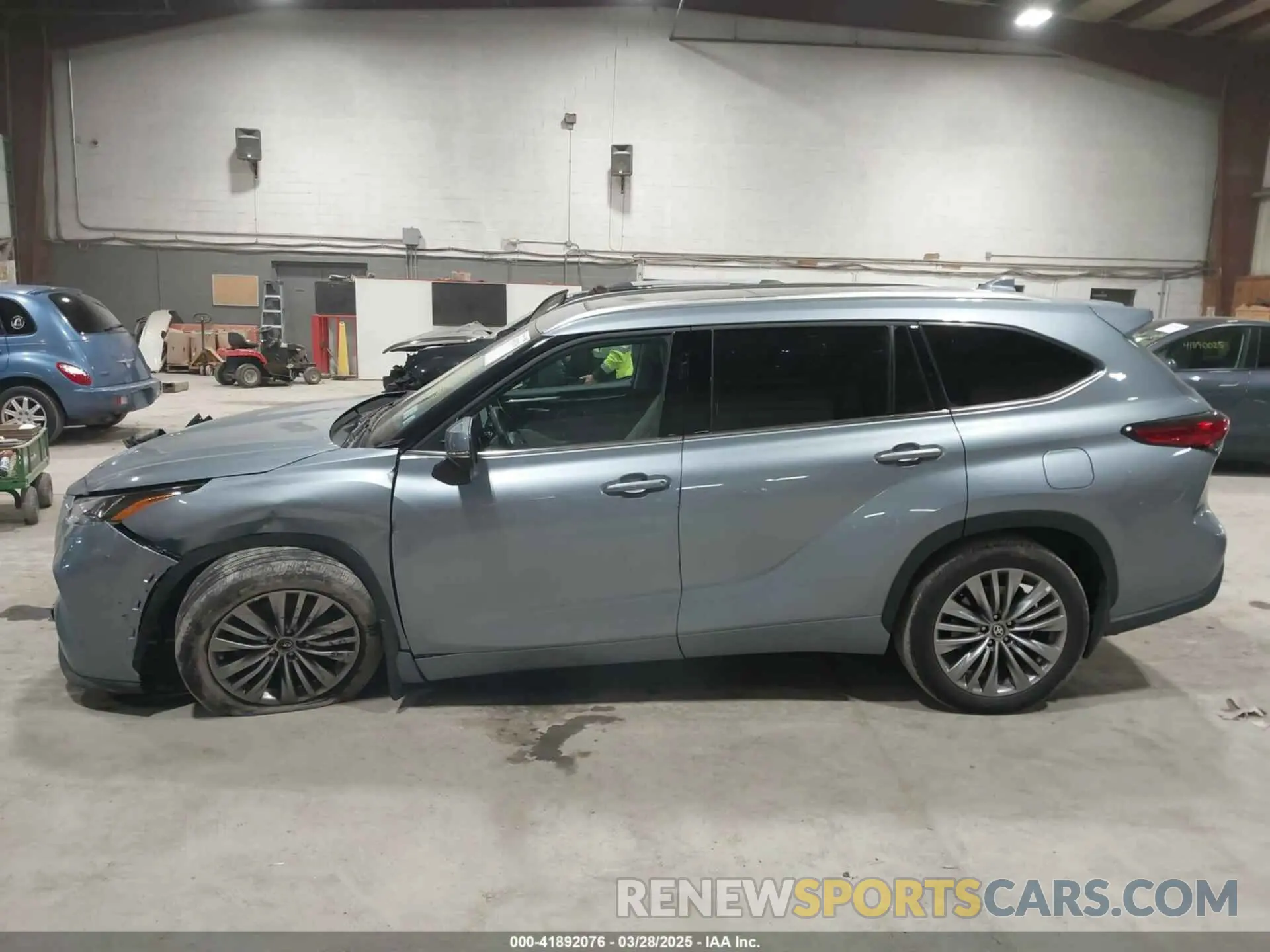 14 fotografías del automóvil dañado 5TDKDRBH9PS527062 TOYOTA HIGHLANDER 2023