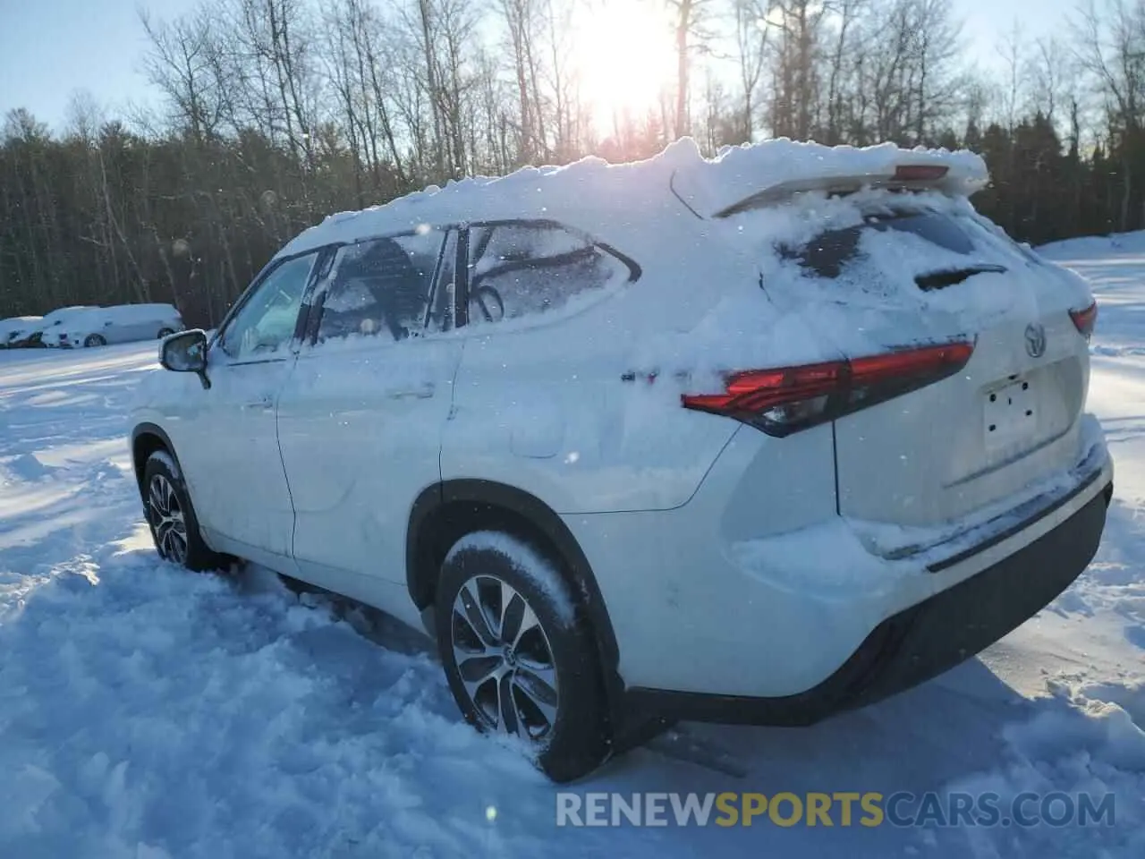 2 fotografías del automóvil dañado 5TDKDRBHXPS009445 TOYOTA HIGHLANDER 2023