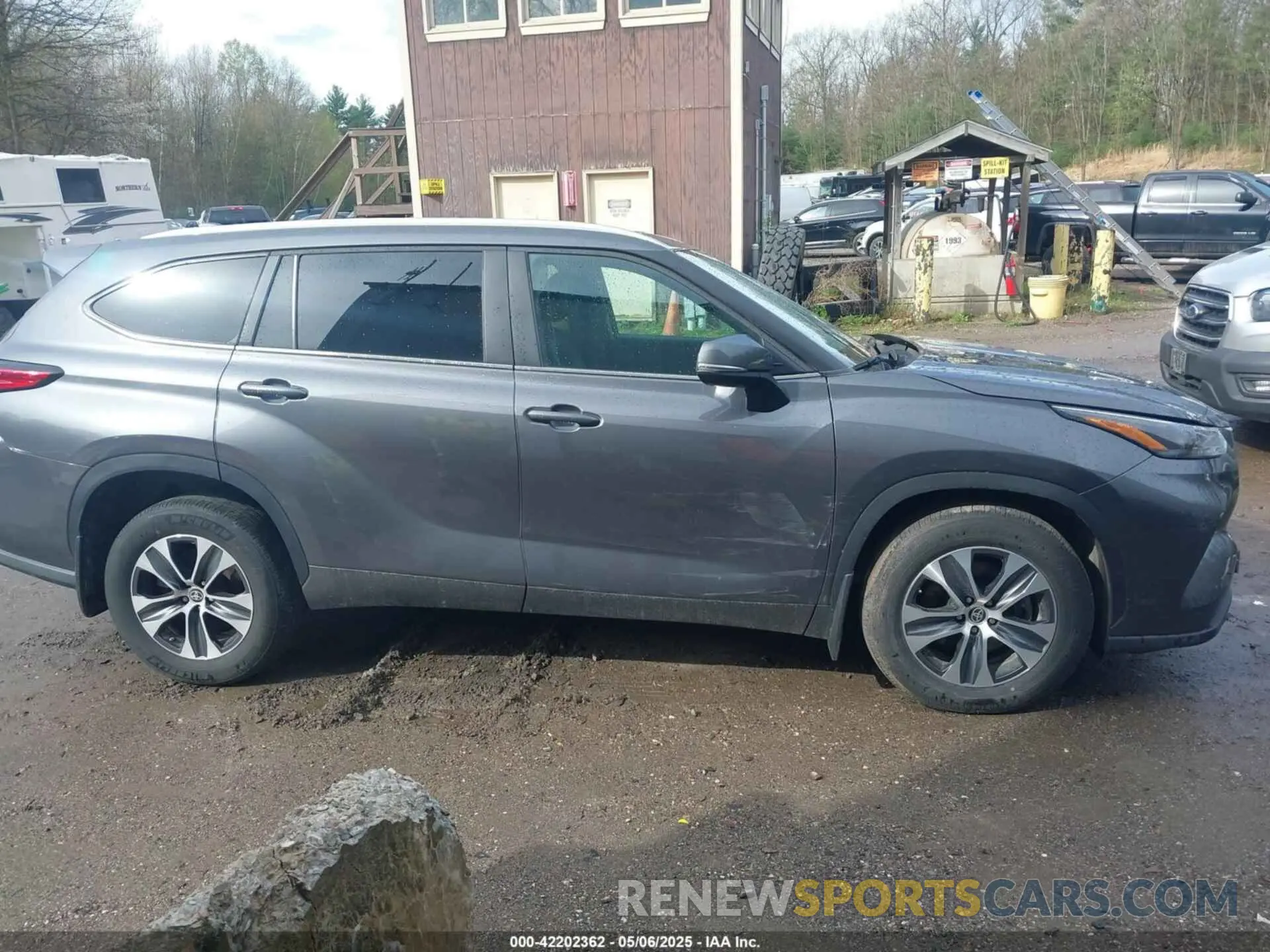 14 fotografías del automóvil dañado 5TDKDRBHXPS032904 TOYOTA HIGHLANDER 2023