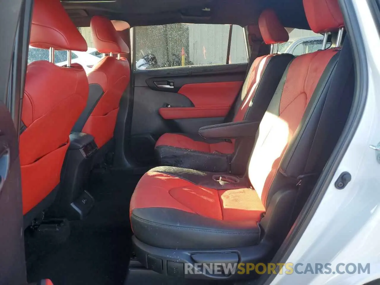 11 fotografías del automóvil dañado 5TDKDRBHXPS512876 TOYOTA HIGHLANDER 2023