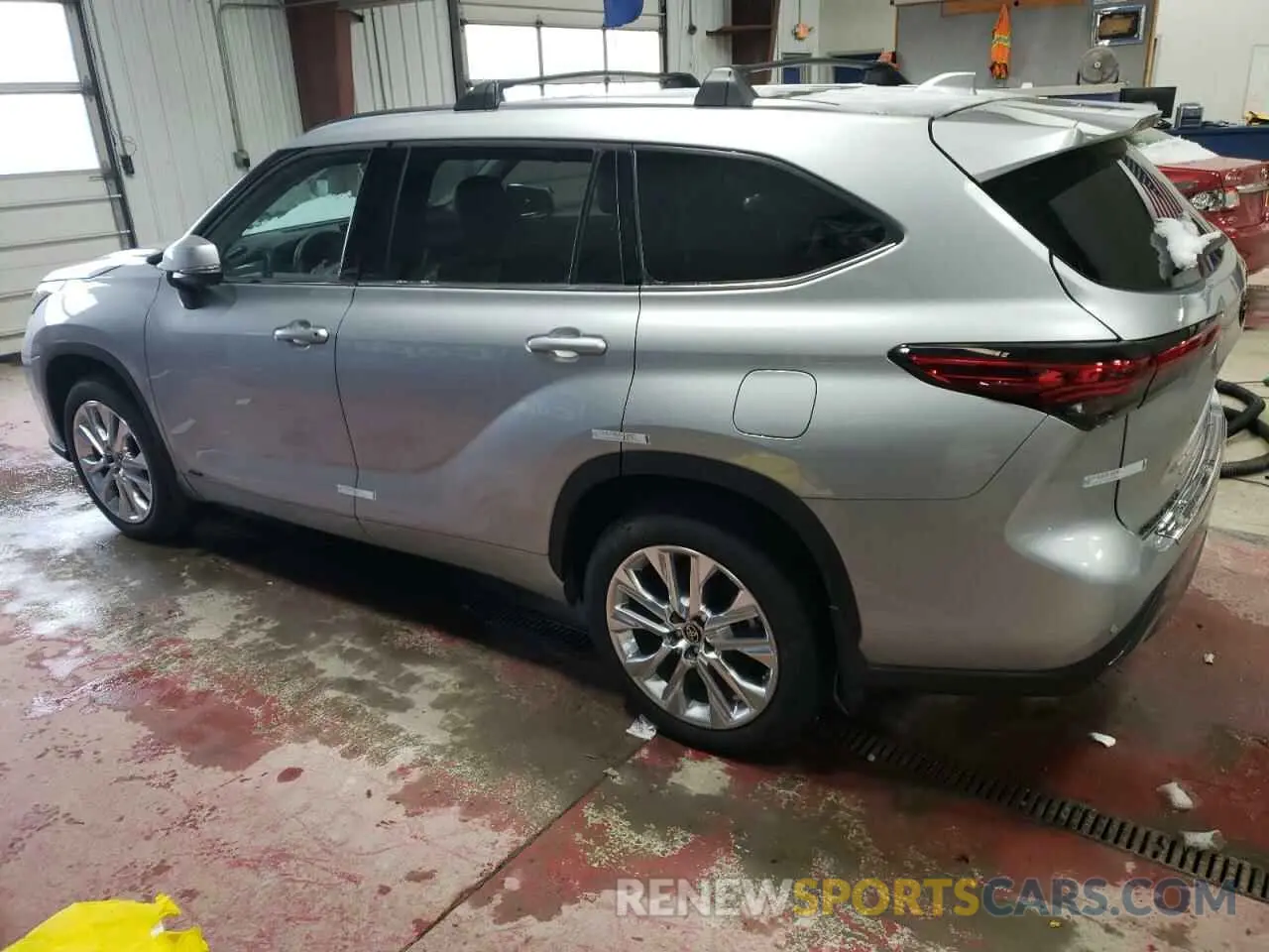 2 fotografías del automóvil dañado 5TDXBRCH2PS586089 TOYOTA HIGHLANDER 2023