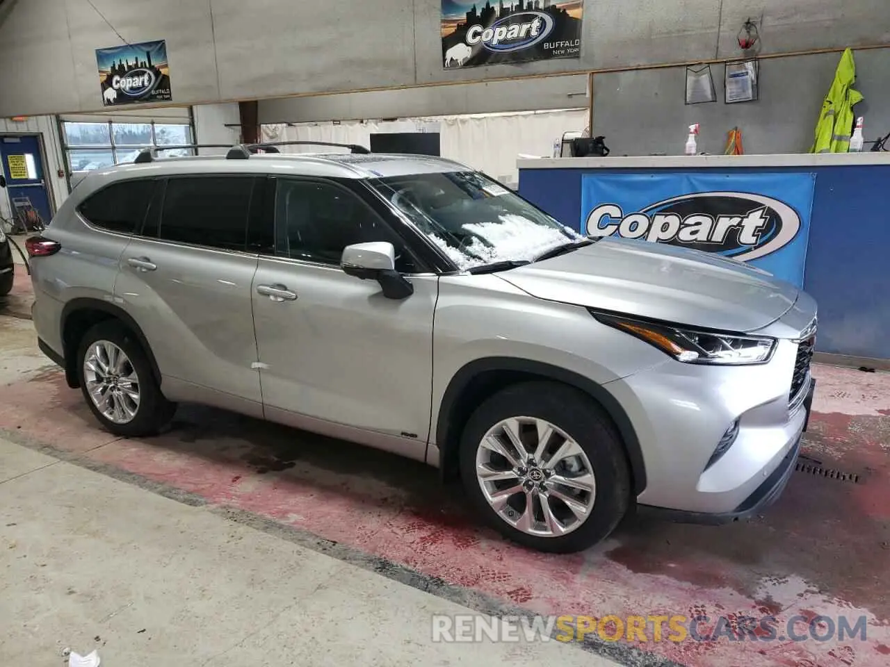 4 fotografías del automóvil dañado 5TDXBRCH2PS586089 TOYOTA HIGHLANDER 2023