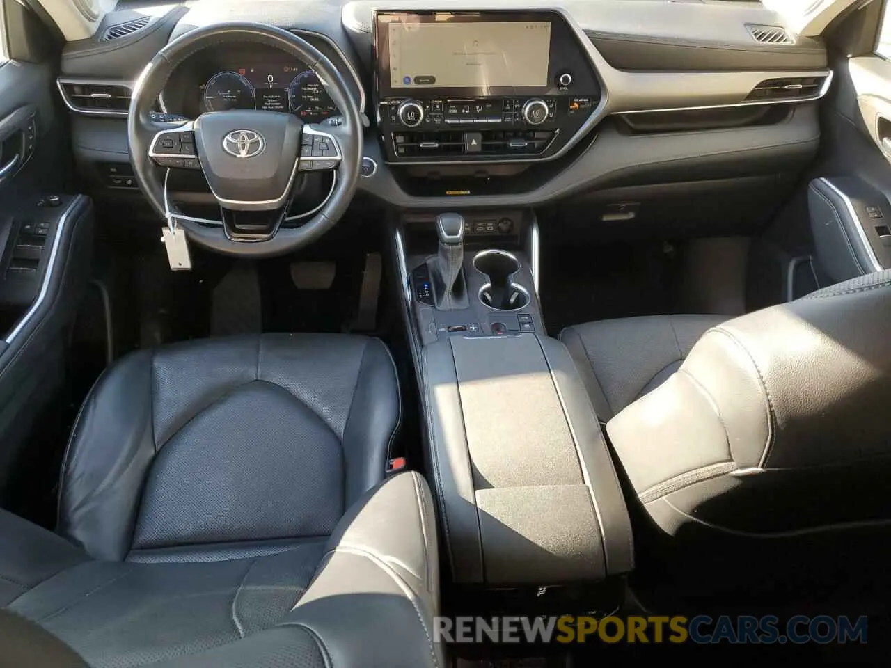 8 fotografías del automóvil dañado 5TDXBRCH7PS571118 TOYOTA HIGHLANDER 2023