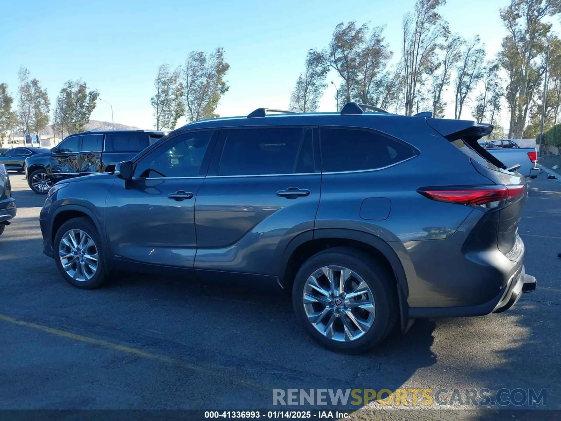 14 fotografías del automóvil dañado 5TDXBRCH8PS119887 TOYOTA HIGHLANDER 2023