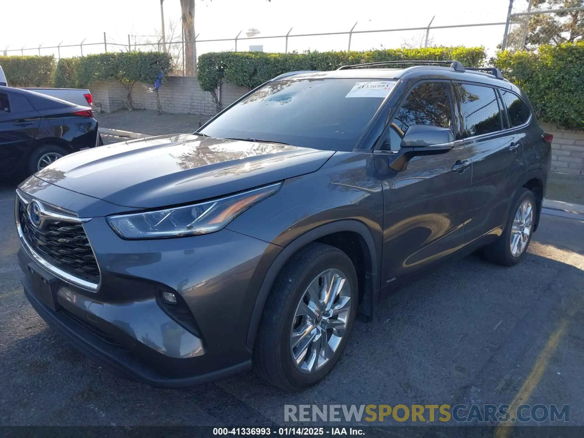 2 fotografías del automóvil dañado 5TDXBRCH8PS119887 TOYOTA HIGHLANDER 2023