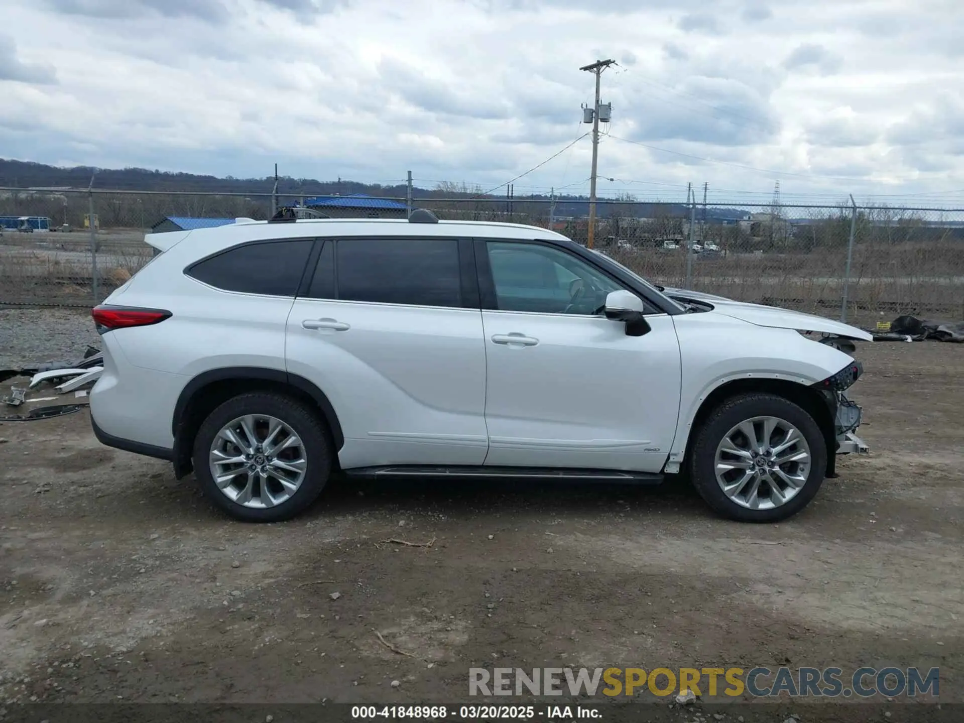 14 fotografías del automóvil dañado 5TDXBRCH8PS126869 TOYOTA HIGHLANDER 2023