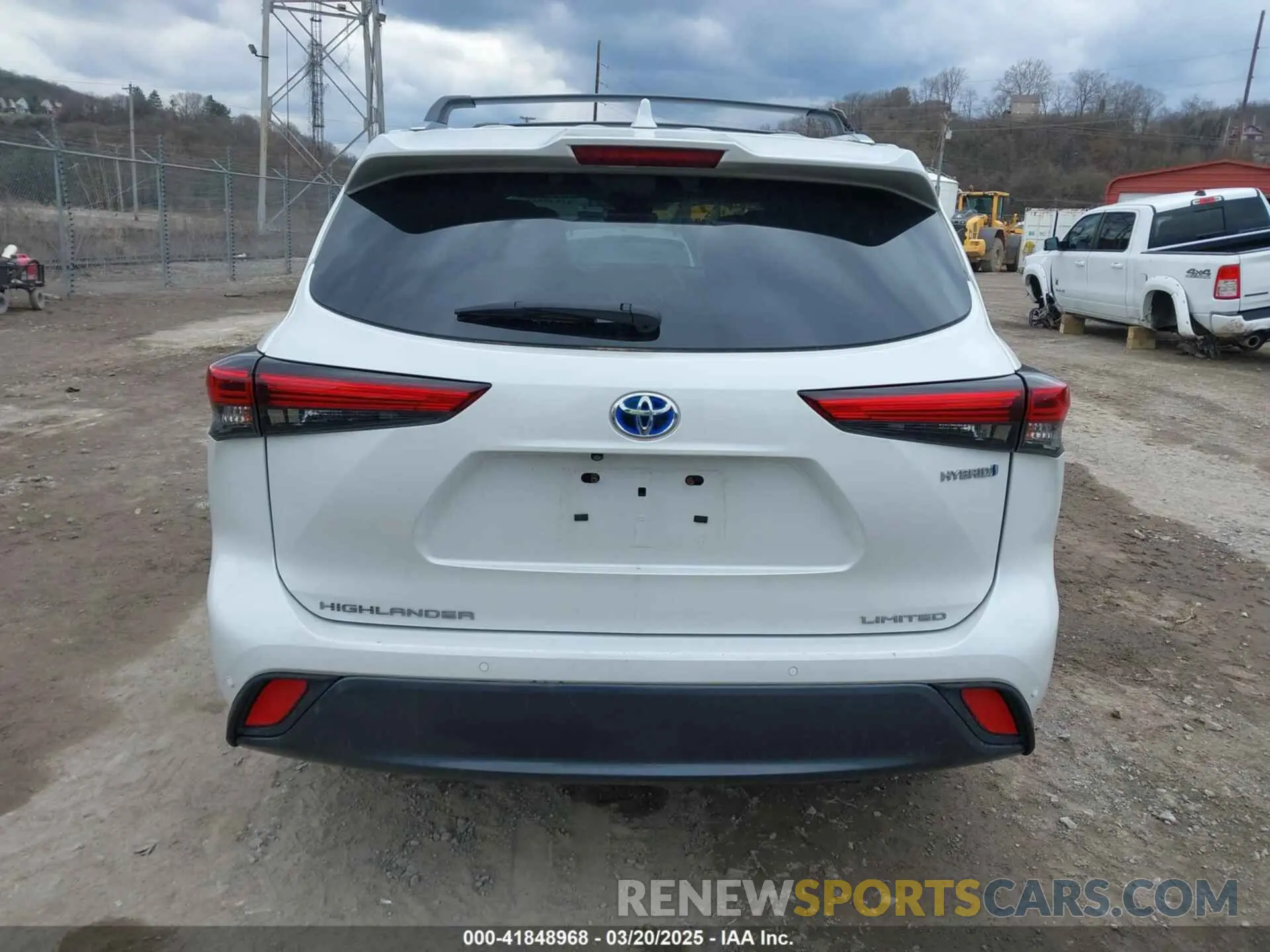 17 fotografías del automóvil dañado 5TDXBRCH8PS126869 TOYOTA HIGHLANDER 2023