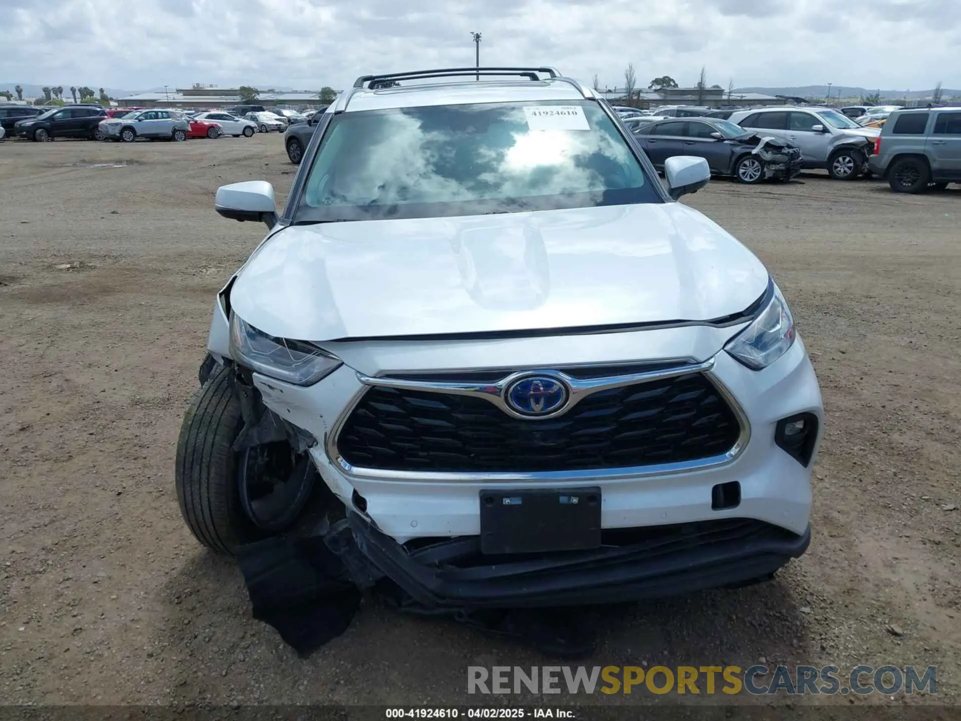 12 fotografías del automóvil dañado 5TDXBRCH8PS585948 TOYOTA HIGHLANDER 2023