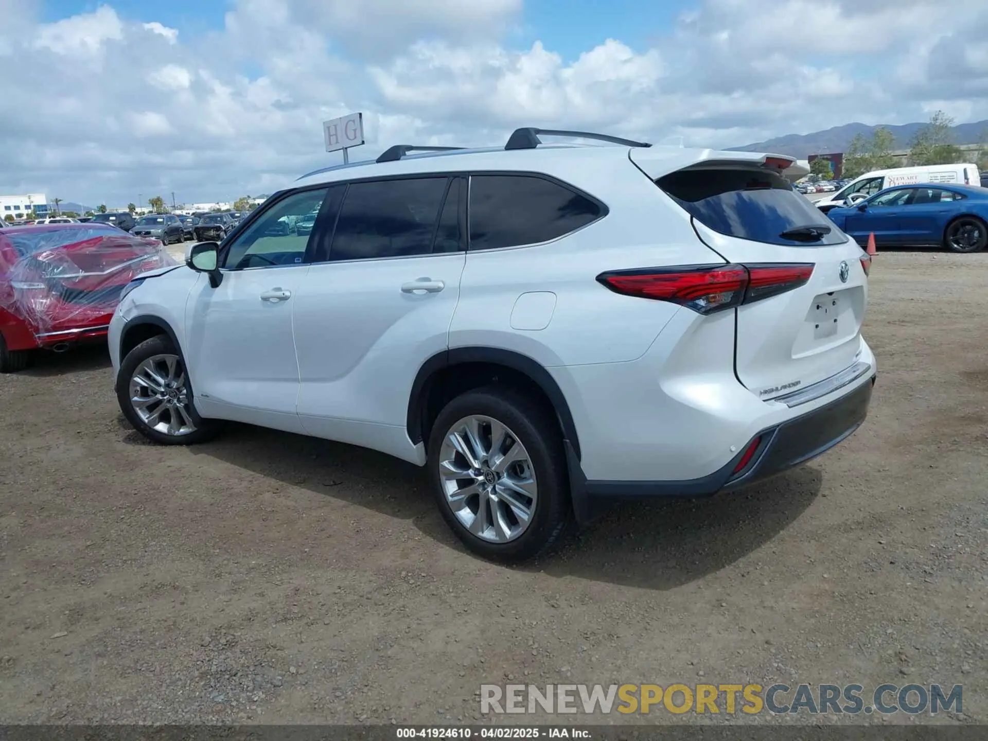 3 fotografías del automóvil dañado 5TDXBRCH8PS585948 TOYOTA HIGHLANDER 2023