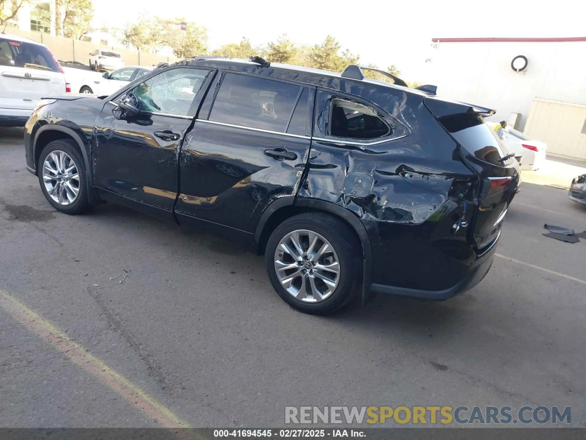 3 fotografías del automóvil dañado 5TDYARAH5PS022947 TOYOTA HIGHLANDER 2023