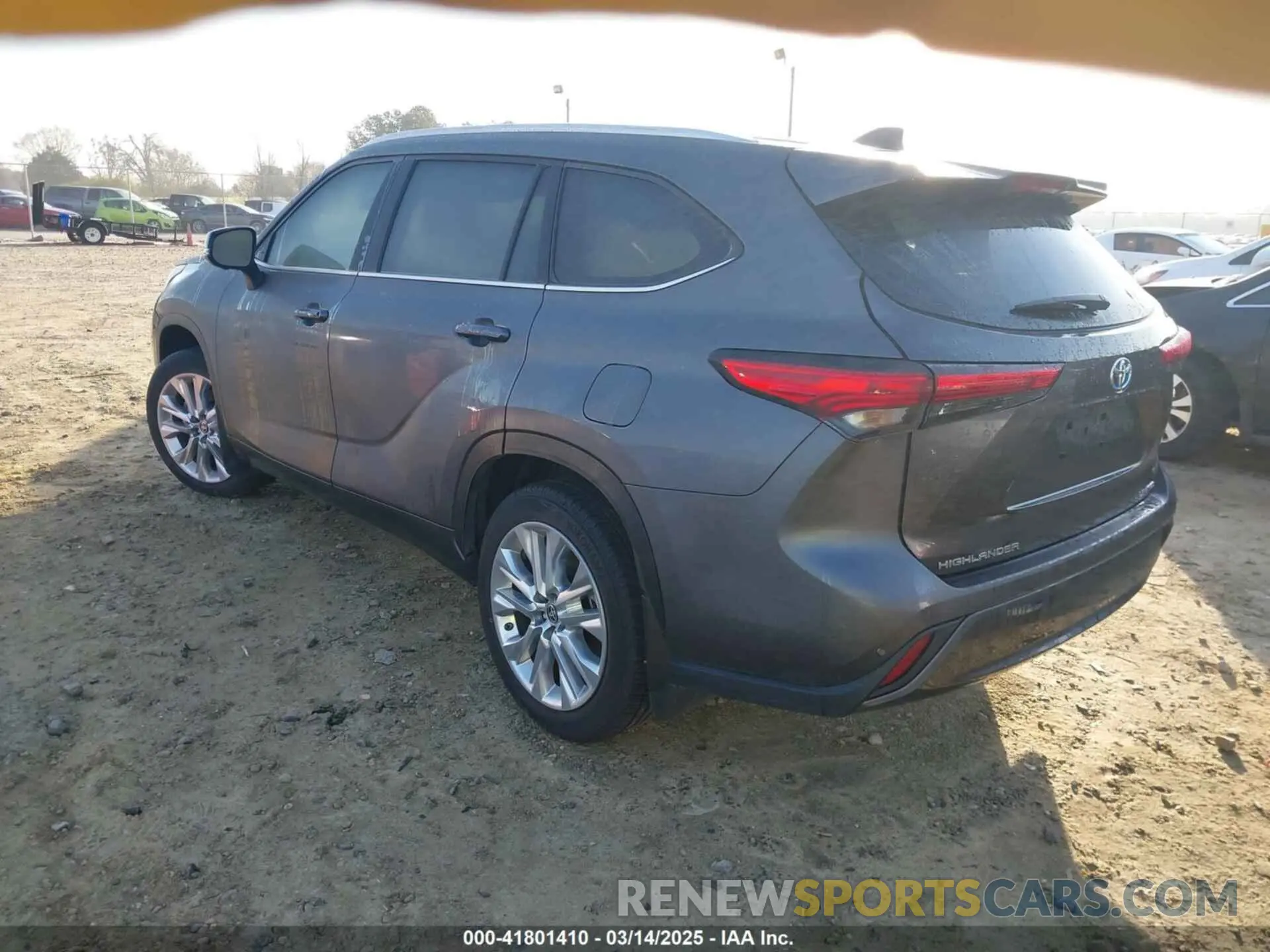 3 fotografías del automóvil dañado 5TDYARAH5PS023533 TOYOTA HIGHLANDER 2023