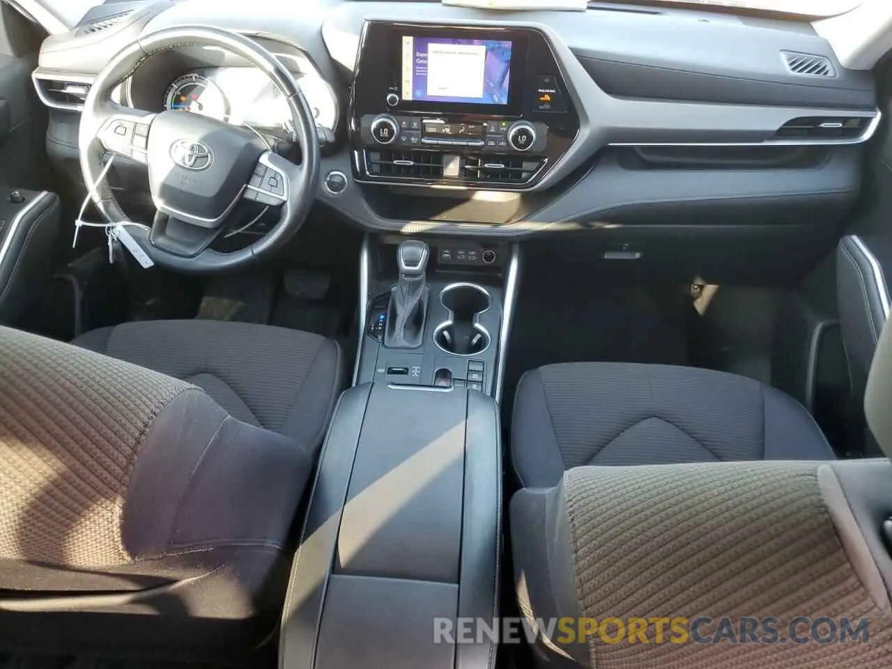 8 fotografías del automóvil dañado 5TDZARAH2PS518731 TOYOTA HIGHLANDER 2023