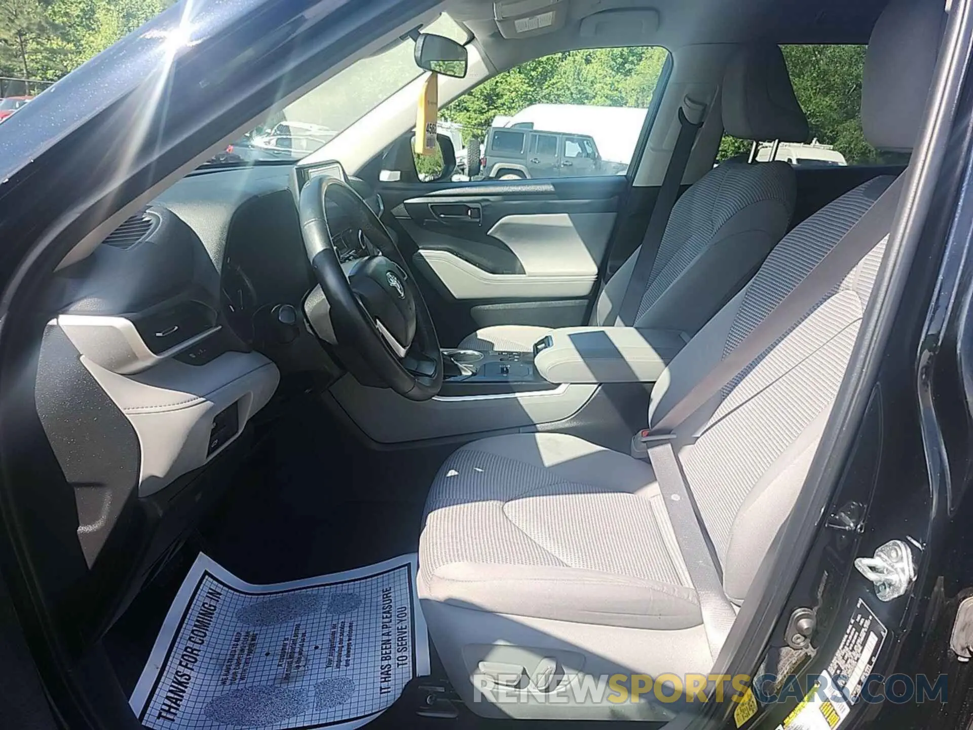 8 fotografías del automóvil dañado 5TDZARAH2PS527025 TOYOTA HIGHLANDER 2023