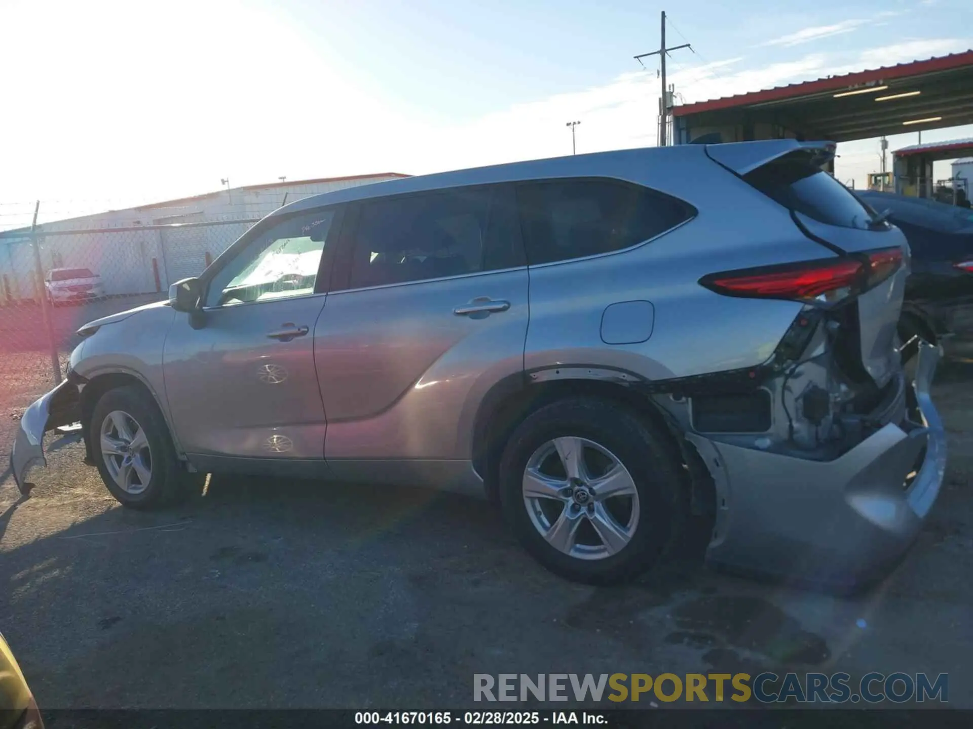 14 fotografías del automóvil dañado 5TDZARAH7PS519597 TOYOTA HIGHLANDER 2023