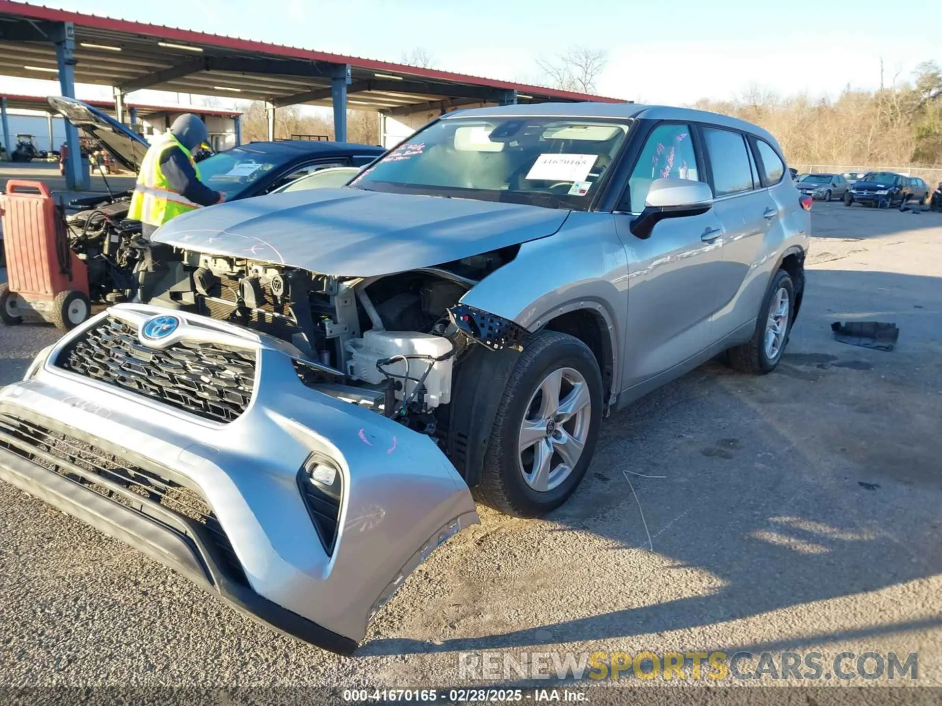 2 fotografías del automóvil dañado 5TDZARAH7PS519597 TOYOTA HIGHLANDER 2023