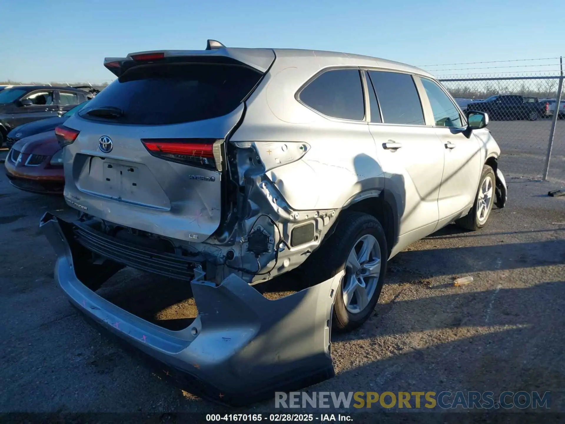 4 fotografías del automóvil dañado 5TDZARAH7PS519597 TOYOTA HIGHLANDER 2023