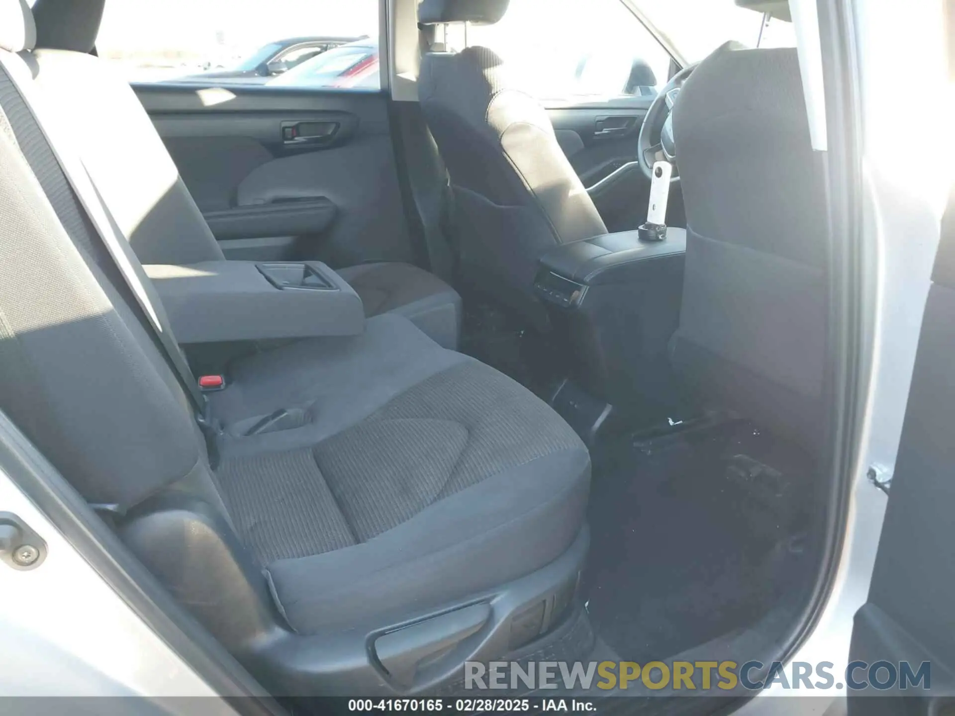 8 fotografías del automóvil dañado 5TDZARAH7PS519597 TOYOTA HIGHLANDER 2023