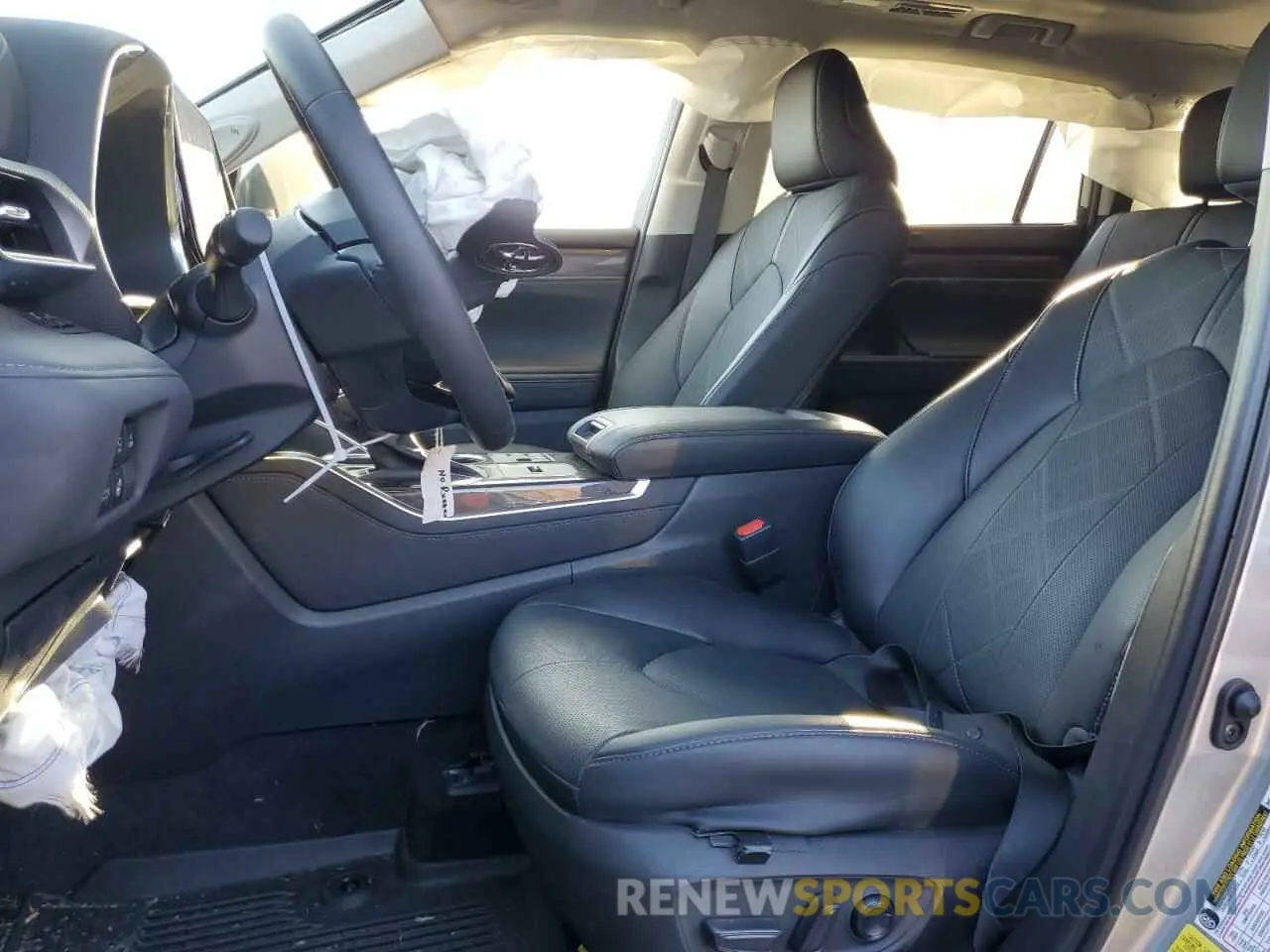 7 fotografías del automóvil dañado 5TDEBRCH0RS142347 TOYOTA HIGHLANDER 2024
