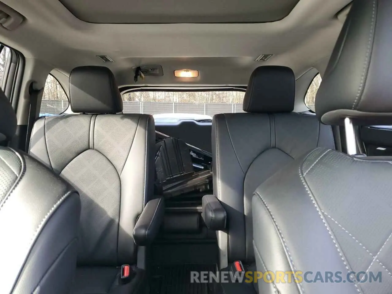 10 fotografías del automóvil dañado 5TDEBRCH1RS640069 TOYOTA HIGHLANDER 2024