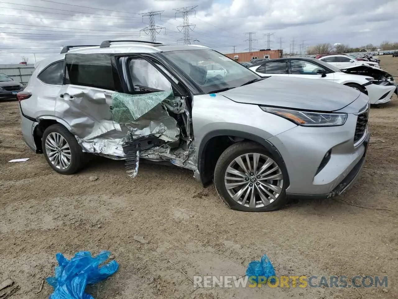 4 fotografías del automóvil dañado 5TDEBRCH6RS608332 TOYOTA HIGHLANDER 2024