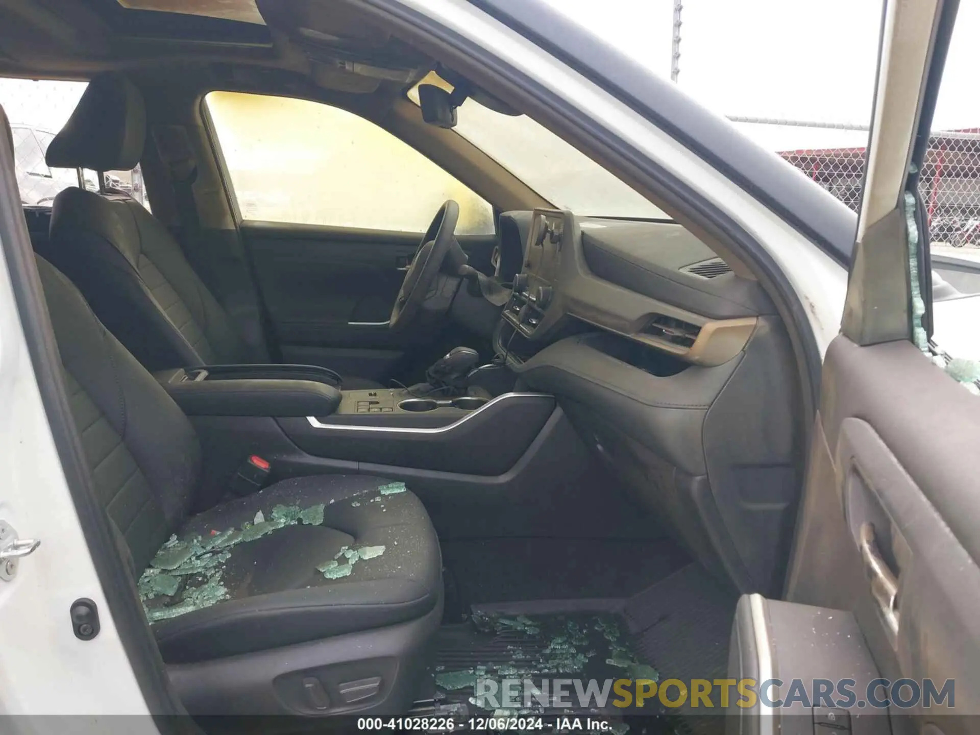 5 fotografías del automóvil dañado 5TDKBRCH7RS636899 TOYOTA HIGHLANDER 2024