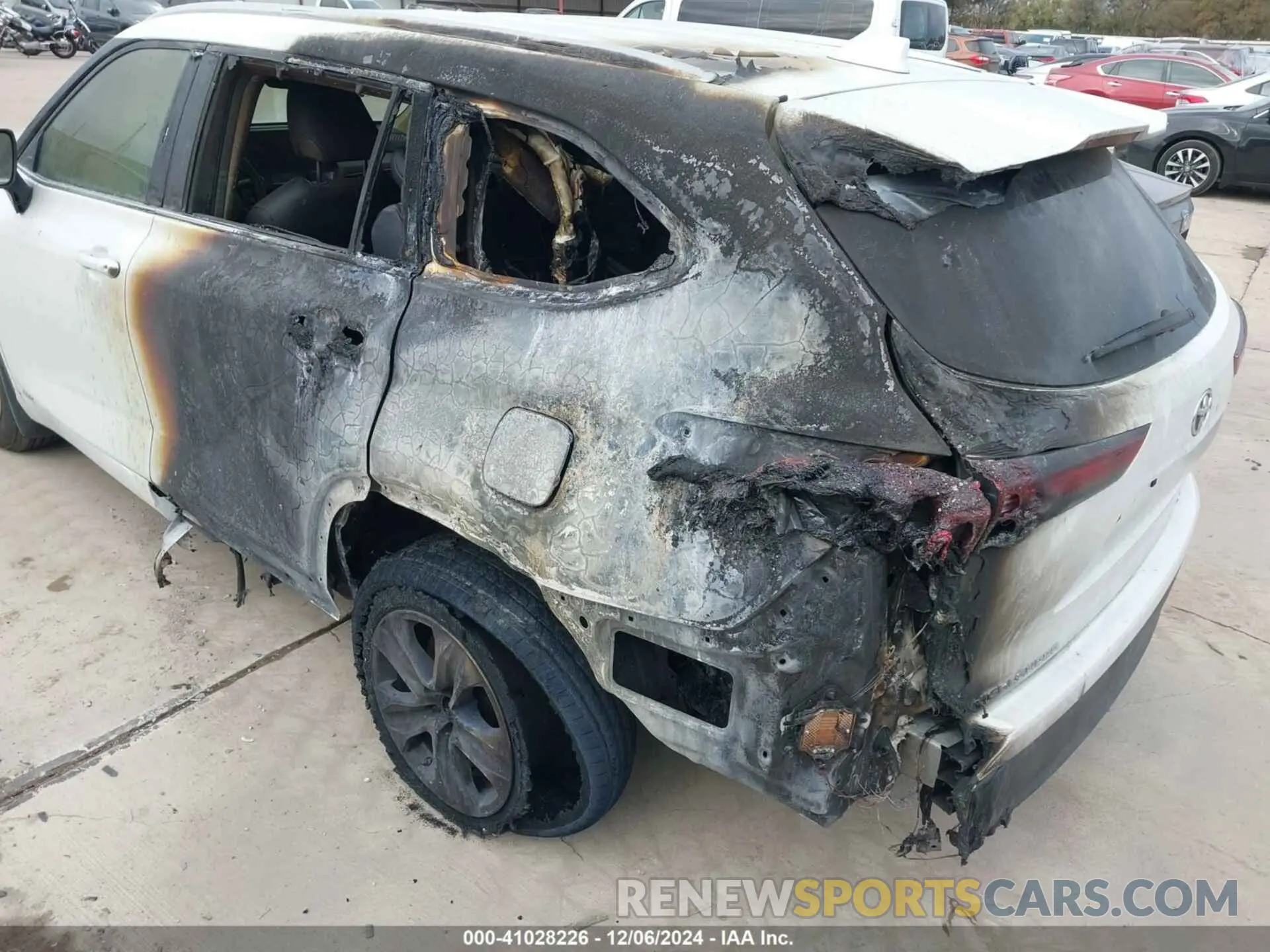 6 fotografías del automóvil dañado 5TDKBRCH7RS636899 TOYOTA HIGHLANDER 2024