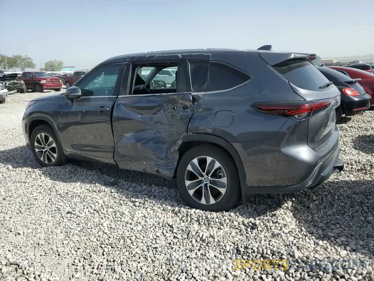 2 fotografías del automóvil dañado 5TDKBRCH8RS638483 TOYOTA HIGHLANDER 2024