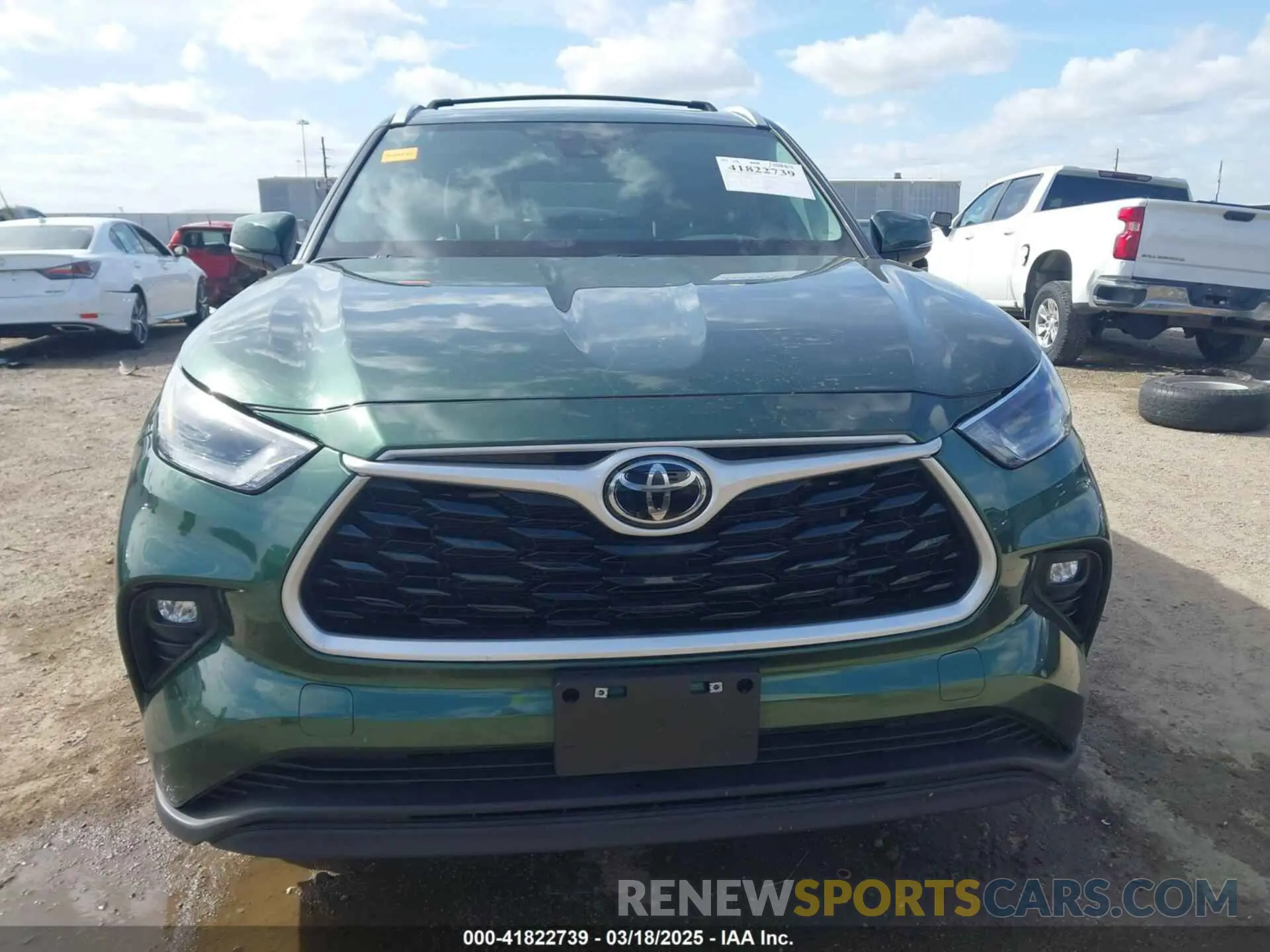 12 fotografías del automóvil dañado 5TDKDRAH0RS528069 TOYOTA HIGHLANDER 2024