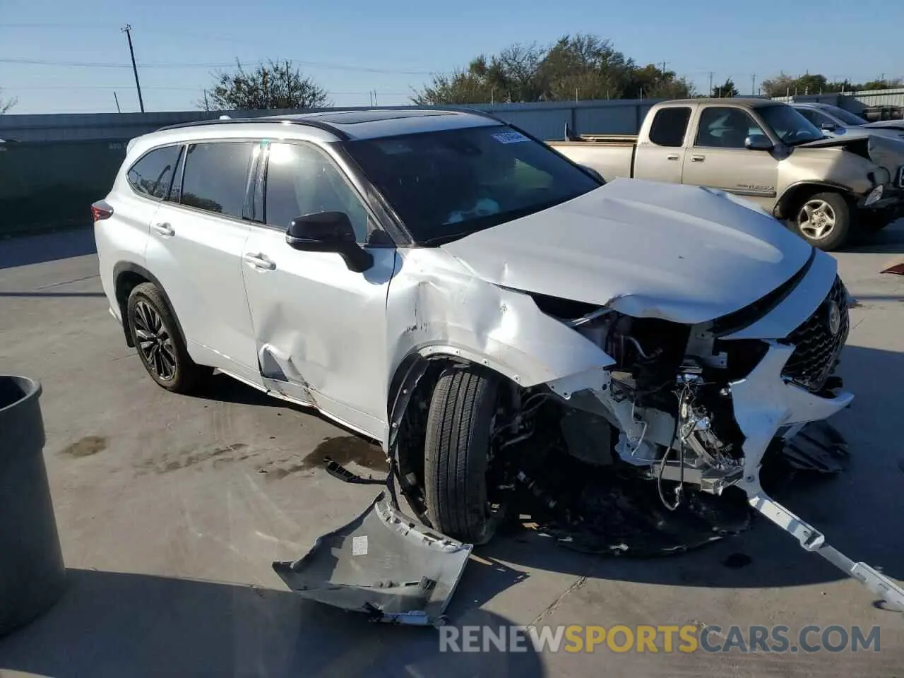 4 fotografías del automóvil dañado 5TDKDRAH0RS532123 TOYOTA HIGHLANDER 2024