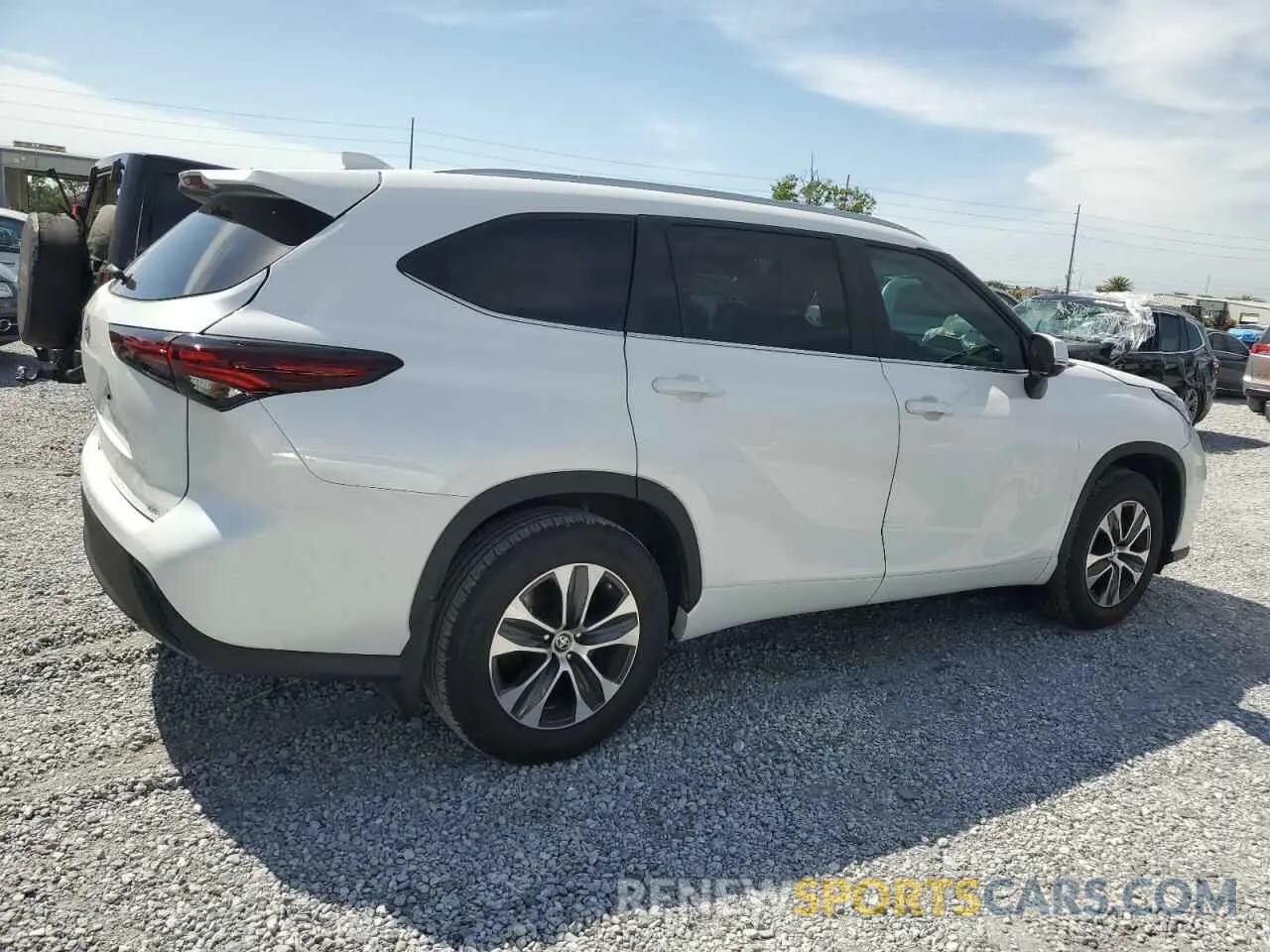 3 fotografías del automóvil dañado 5TDKDRAH3RS054487 TOYOTA HIGHLANDER 2024