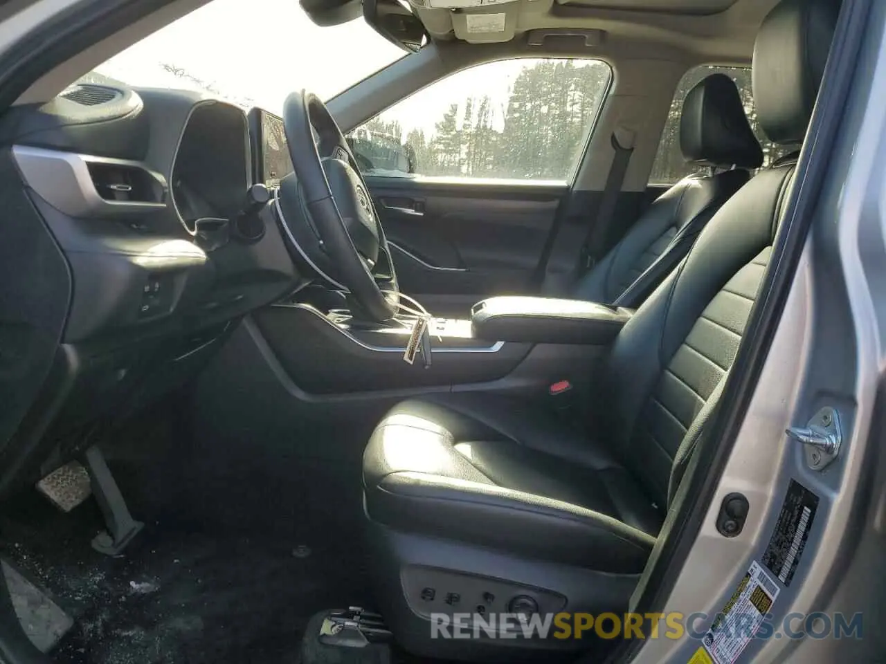7 fotografías del automóvil dañado 5TDKDRAH3RS534450 TOYOTA HIGHLANDER 2024