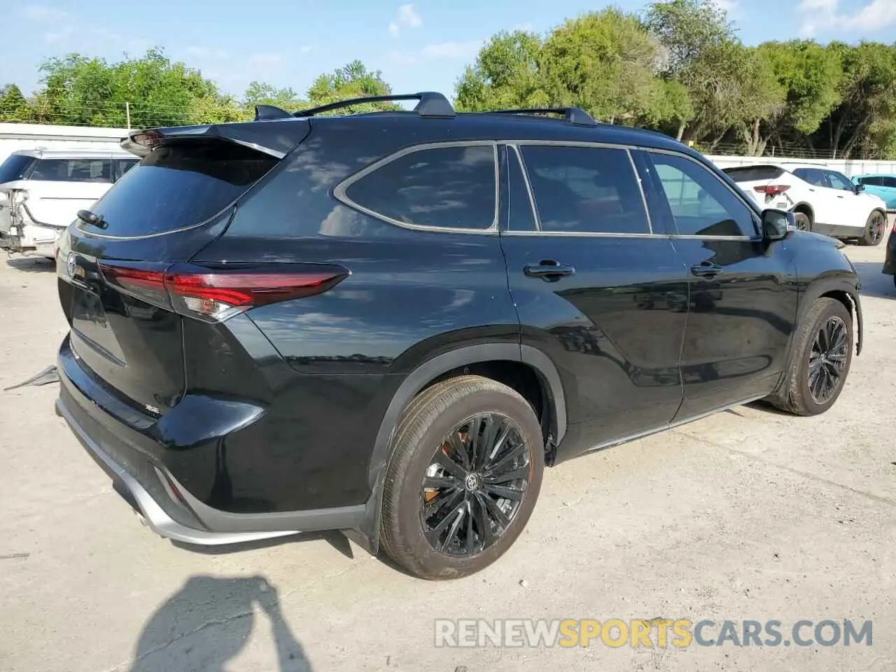 3 fotografías del automóvil dañado 5TDKDRAH5RS530478 TOYOTA HIGHLANDER 2024