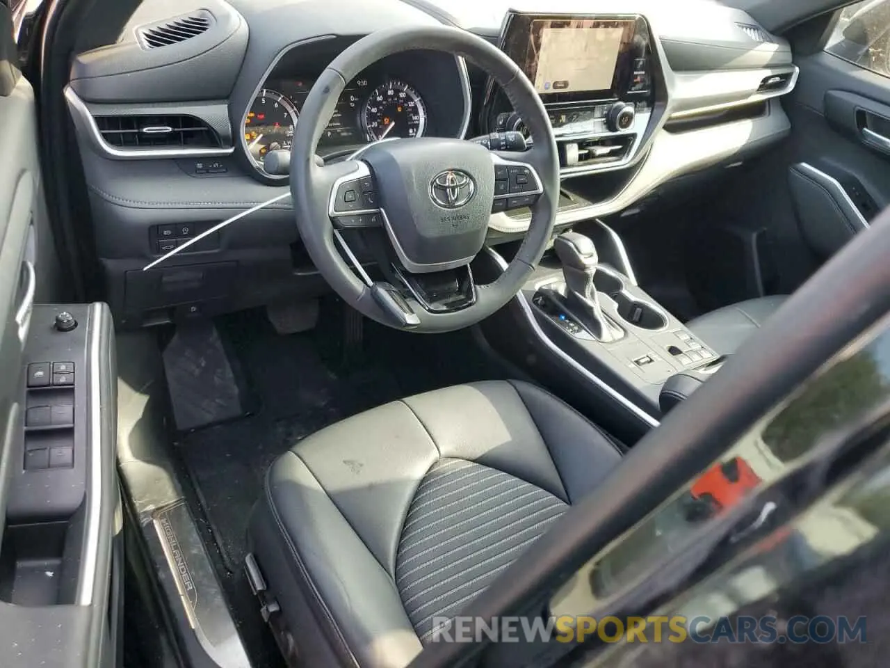 8 fotografías del automóvil dañado 5TDKDRAH5RS530478 TOYOTA HIGHLANDER 2024