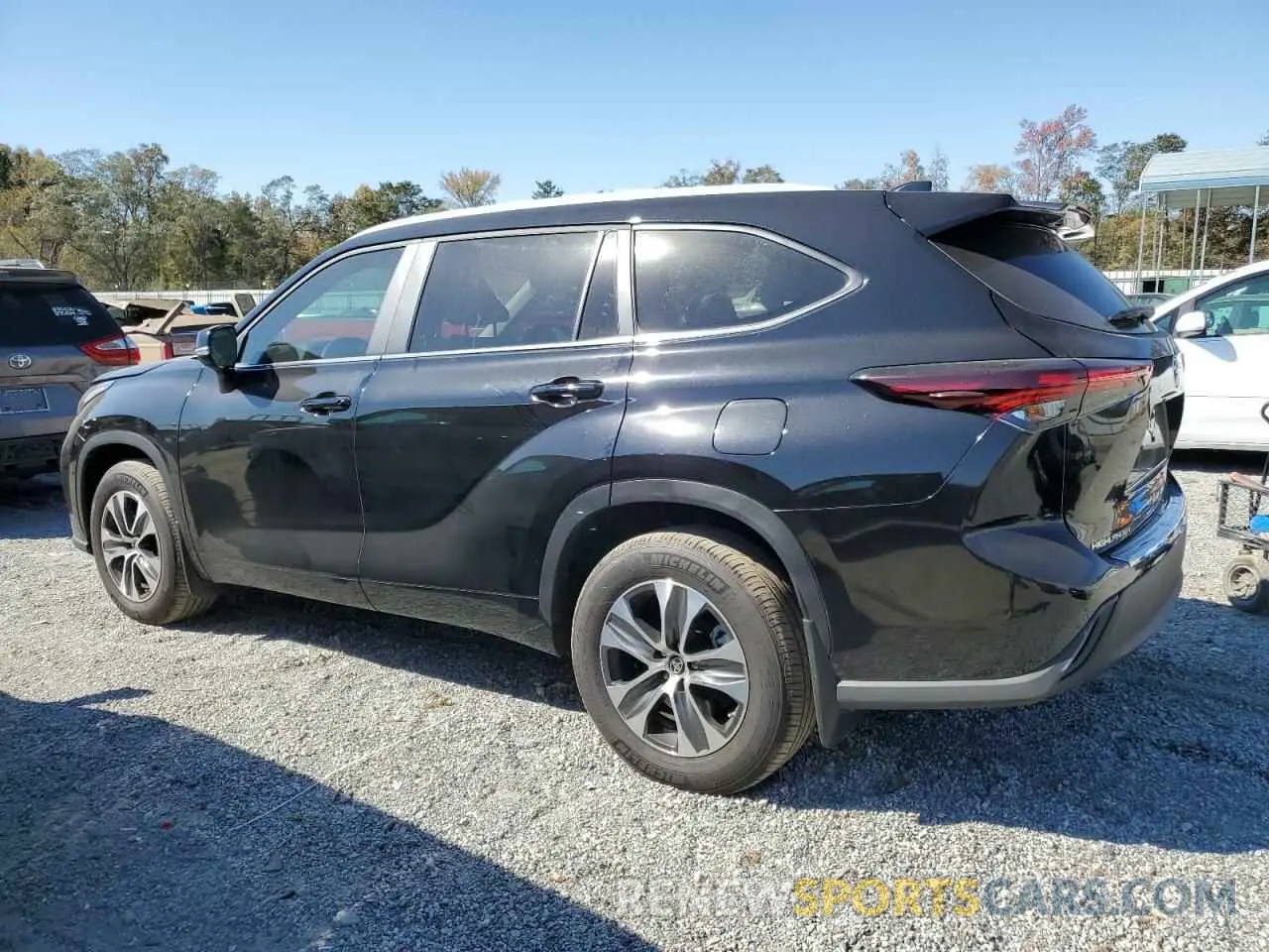 2 fotografías del automóvil dañado 5TDKDRAH5RS530903 TOYOTA HIGHLANDER 2024