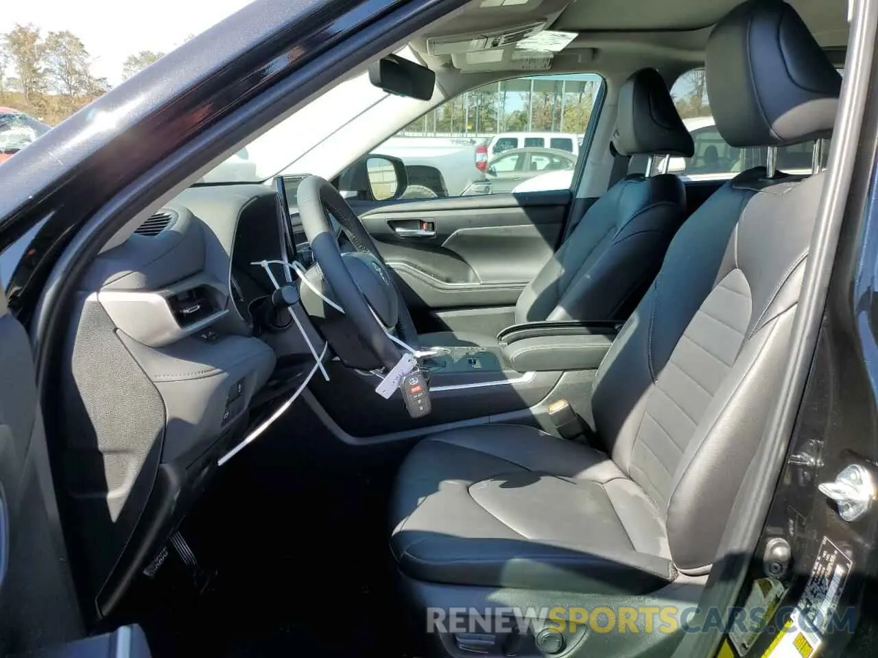 7 fotografías del automóvil dañado 5TDKDRAH5RS530903 TOYOTA HIGHLANDER 2024