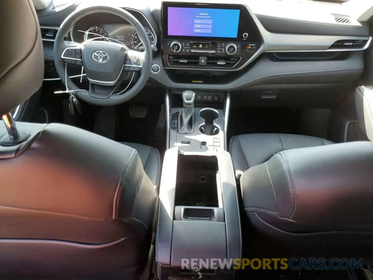 8 fotografías del automóvil dañado 5TDKDRAH5RS530903 TOYOTA HIGHLANDER 2024