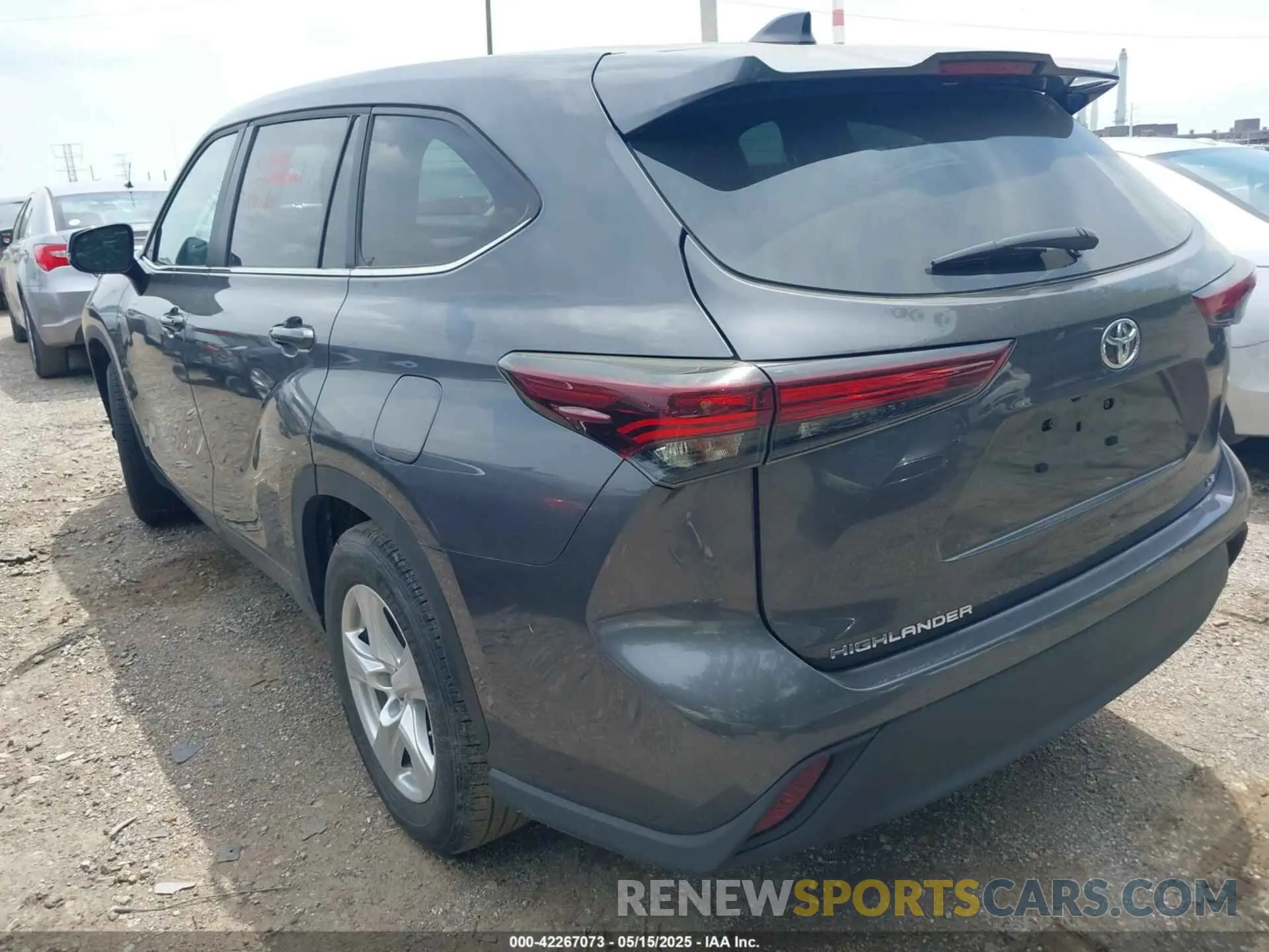 3 fotografías del automóvil dañado 5TDKDRAH6RS539383 TOYOTA HIGHLANDER 2024