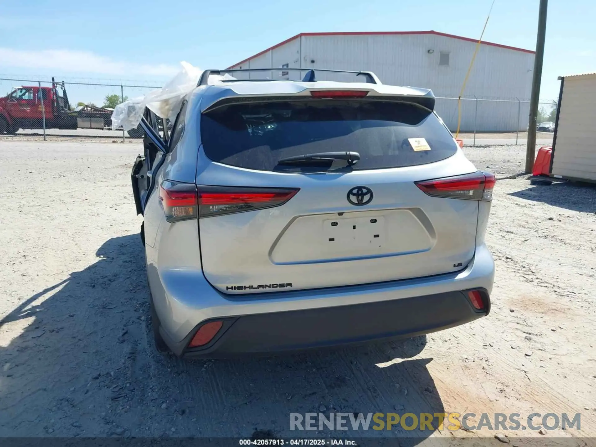 15 fotografías del automóvil dañado 5TDKDRAH7RS543426 TOYOTA HIGHLANDER 2024