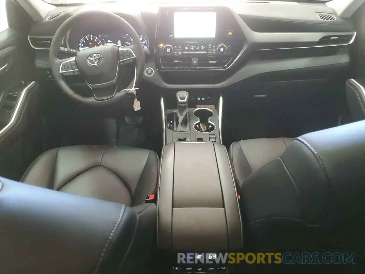 8 fotografías del automóvil dañado 5TDKDRAH8RS548165 TOYOTA HIGHLANDER 2024