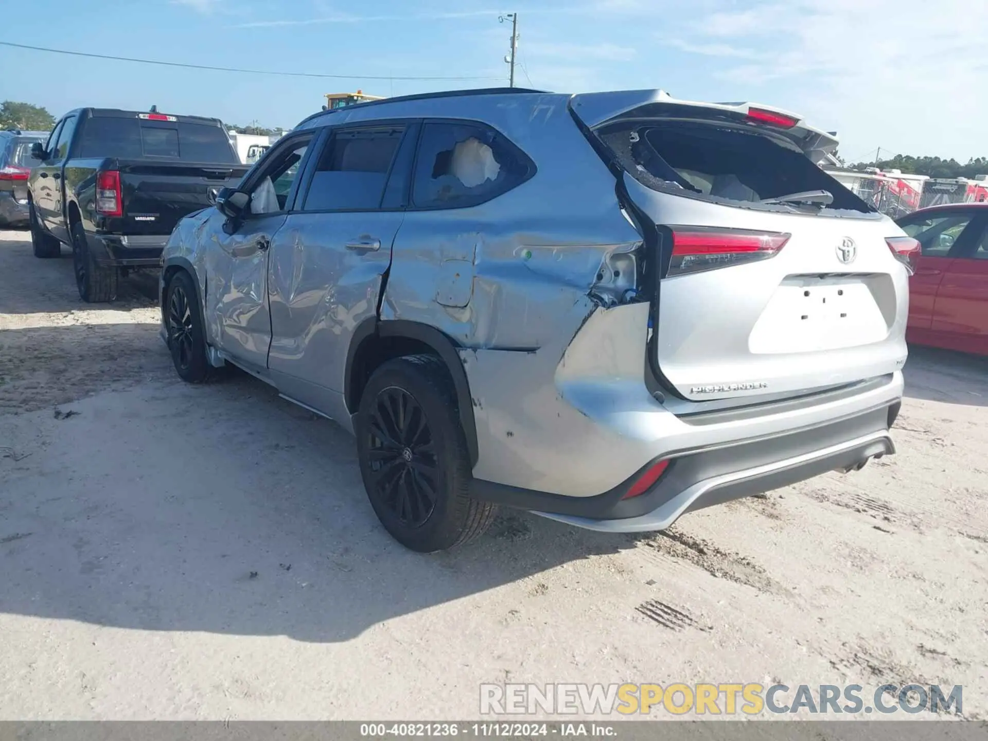 3 fotografías del automóvil dañado 5TDKDRAH9RS531522 TOYOTA HIGHLANDER 2024