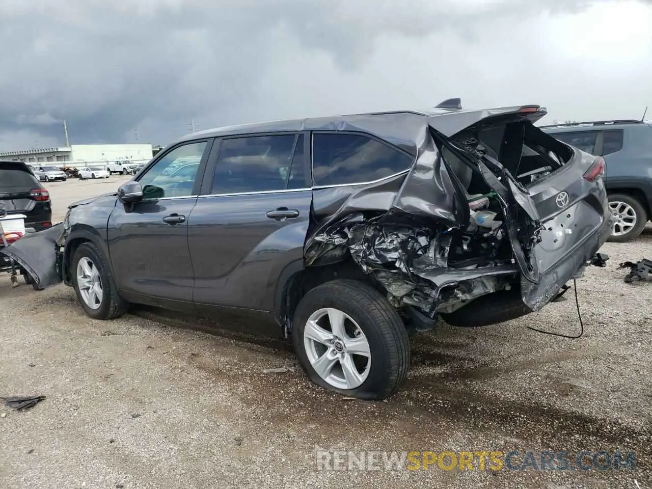 2 fotografías del automóvil dañado 5TDKDRAH9RS538454 TOYOTA HIGHLANDER 2024