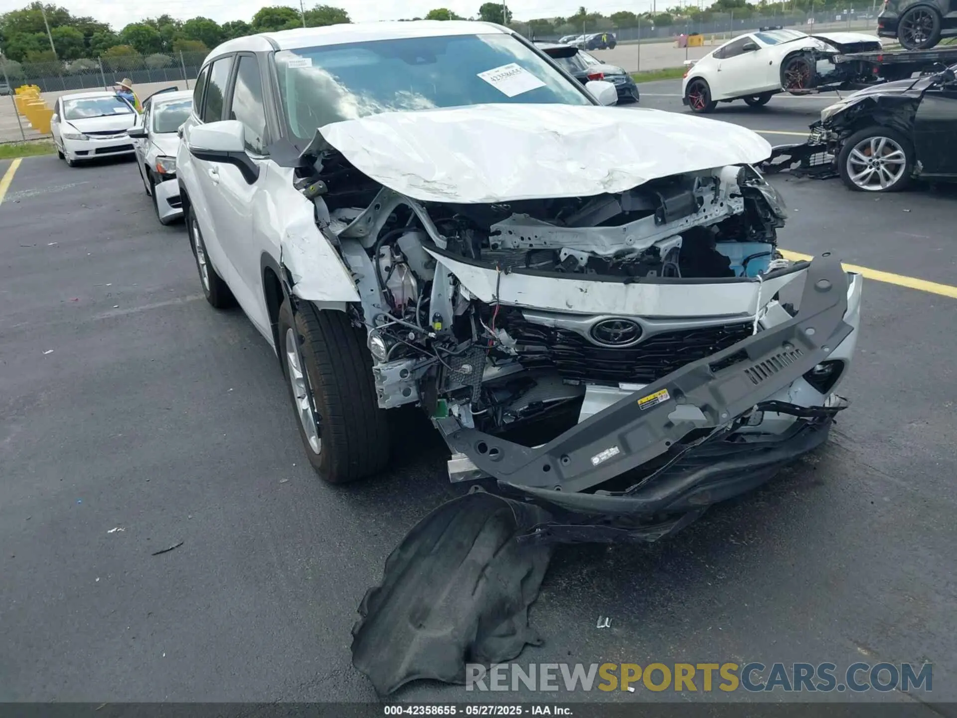 6 fotografías del automóvil dañado 5TDKDRAH9RS549597 TOYOTA HIGHLANDER 2024