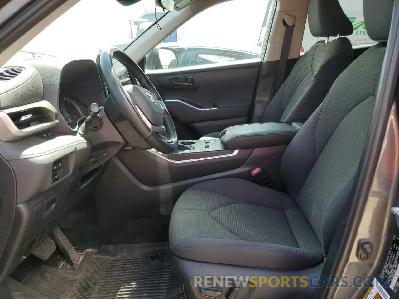 7 fotografías del automóvil dañado 5TDKDRAHXRS050808 TOYOTA HIGHLANDER 2024