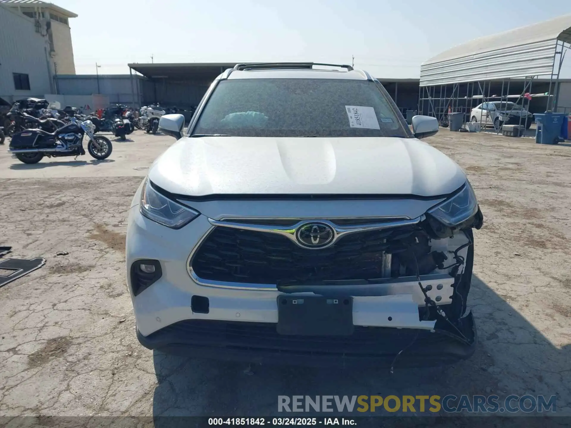 12 fotografías del automóvil dañado 5TDKDRAHXRS534302 TOYOTA HIGHLANDER 2024