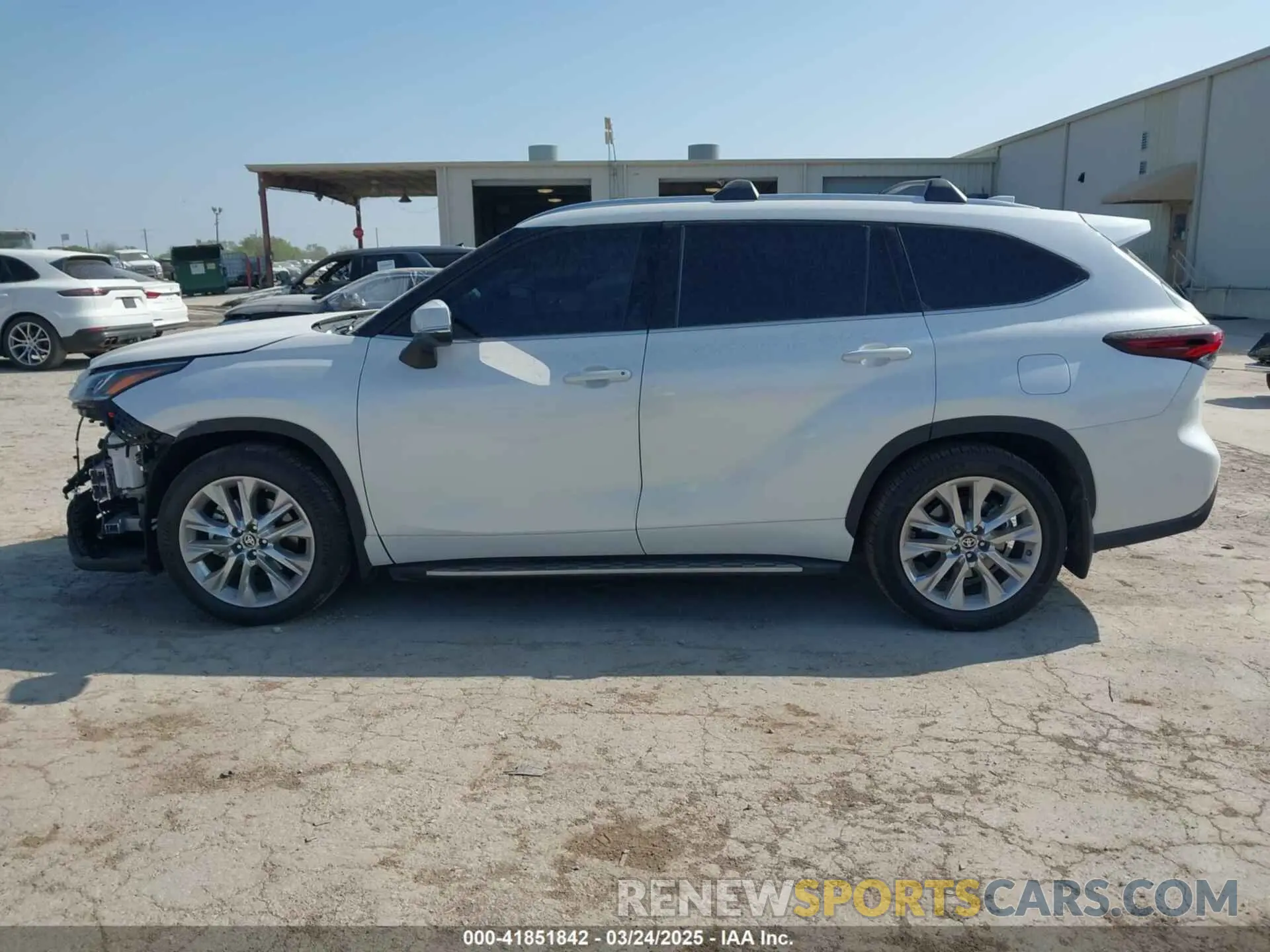 14 fotografías del automóvil dañado 5TDKDRAHXRS534302 TOYOTA HIGHLANDER 2024