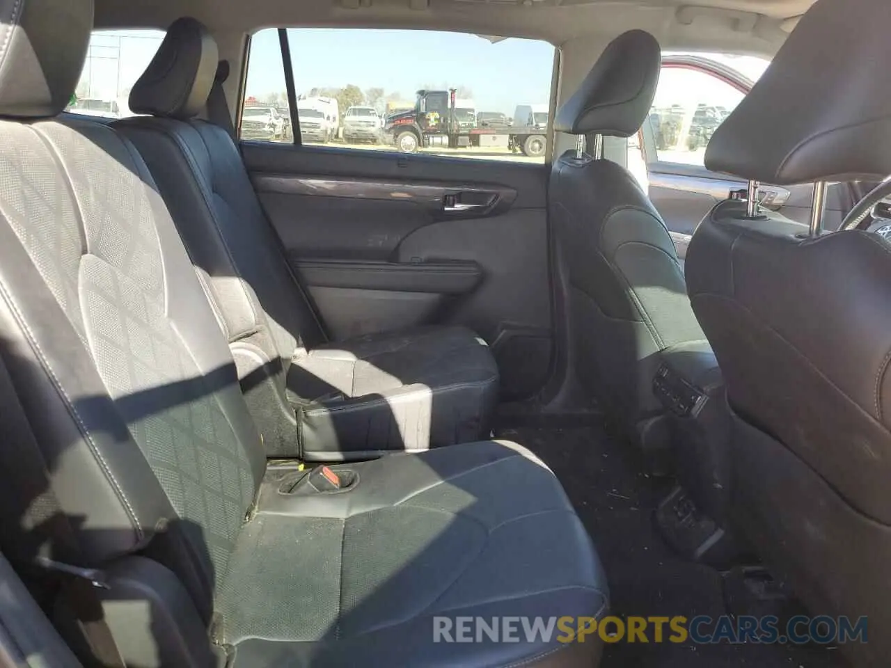 11 fotografías del automóvil dañado 5TDKDRAHXRS538222 TOYOTA HIGHLANDER 2024